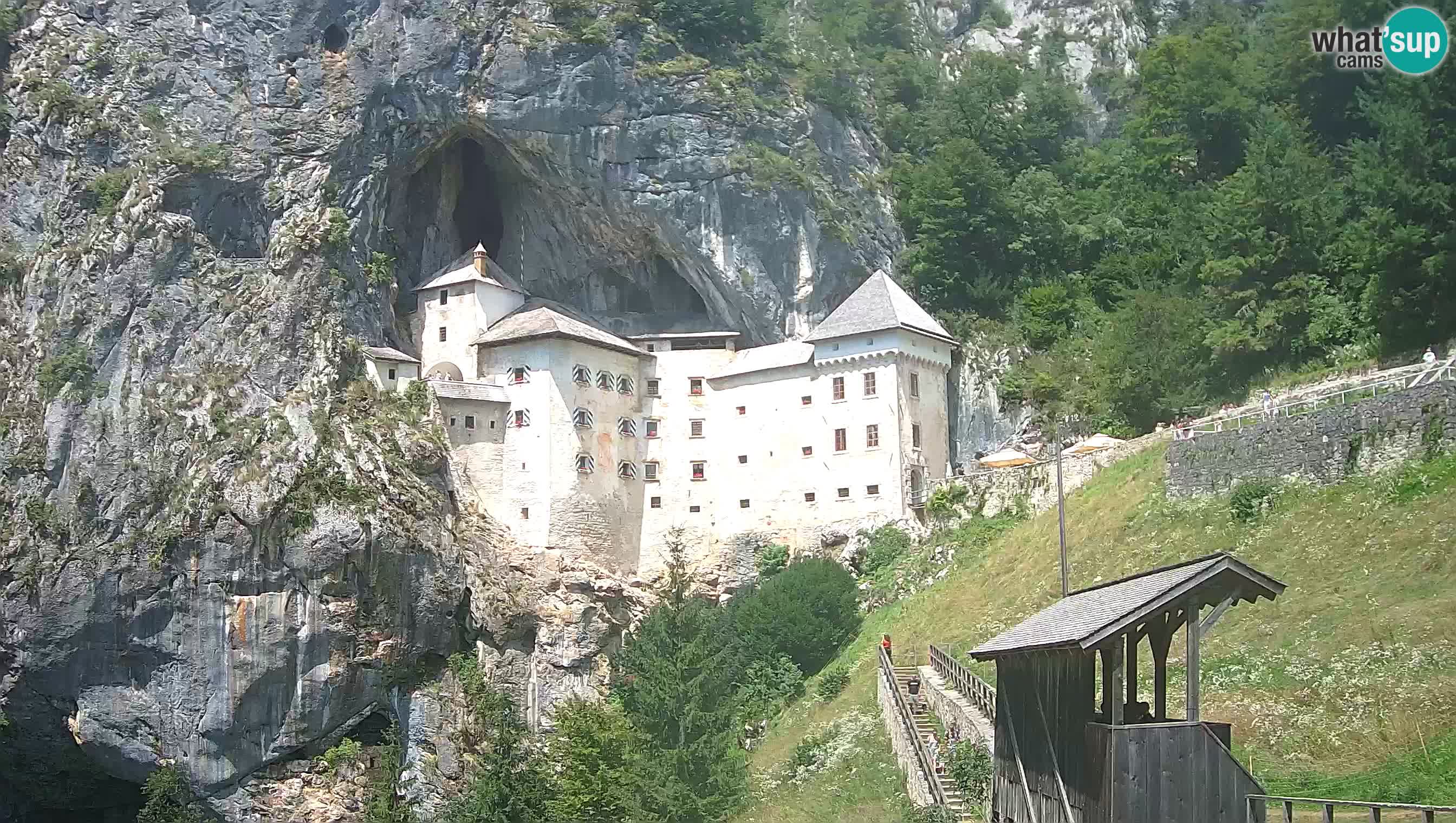 Spletna kamera Predjamski grad – Grad Predjama – Postojna