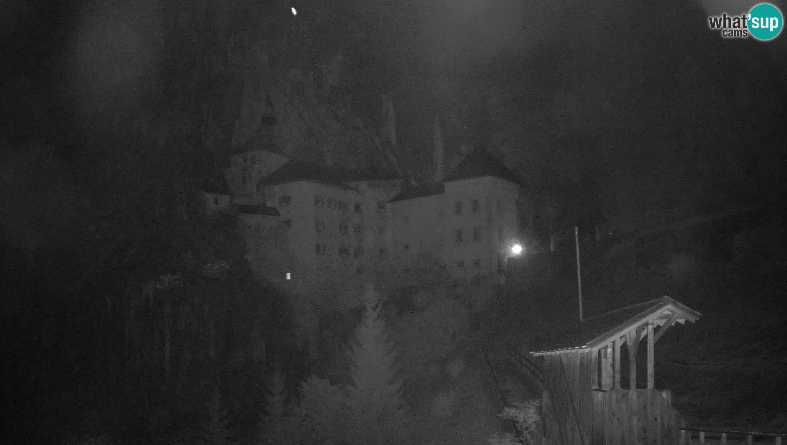 Spletna kamera Predjamski grad – Grad Predjama – Postojna