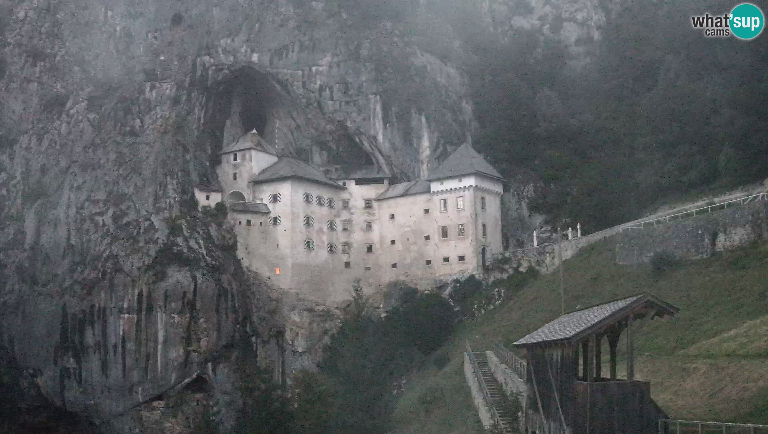 Live Webcam Grad Predjama – Château de Predjama – Postojna – Slovénie