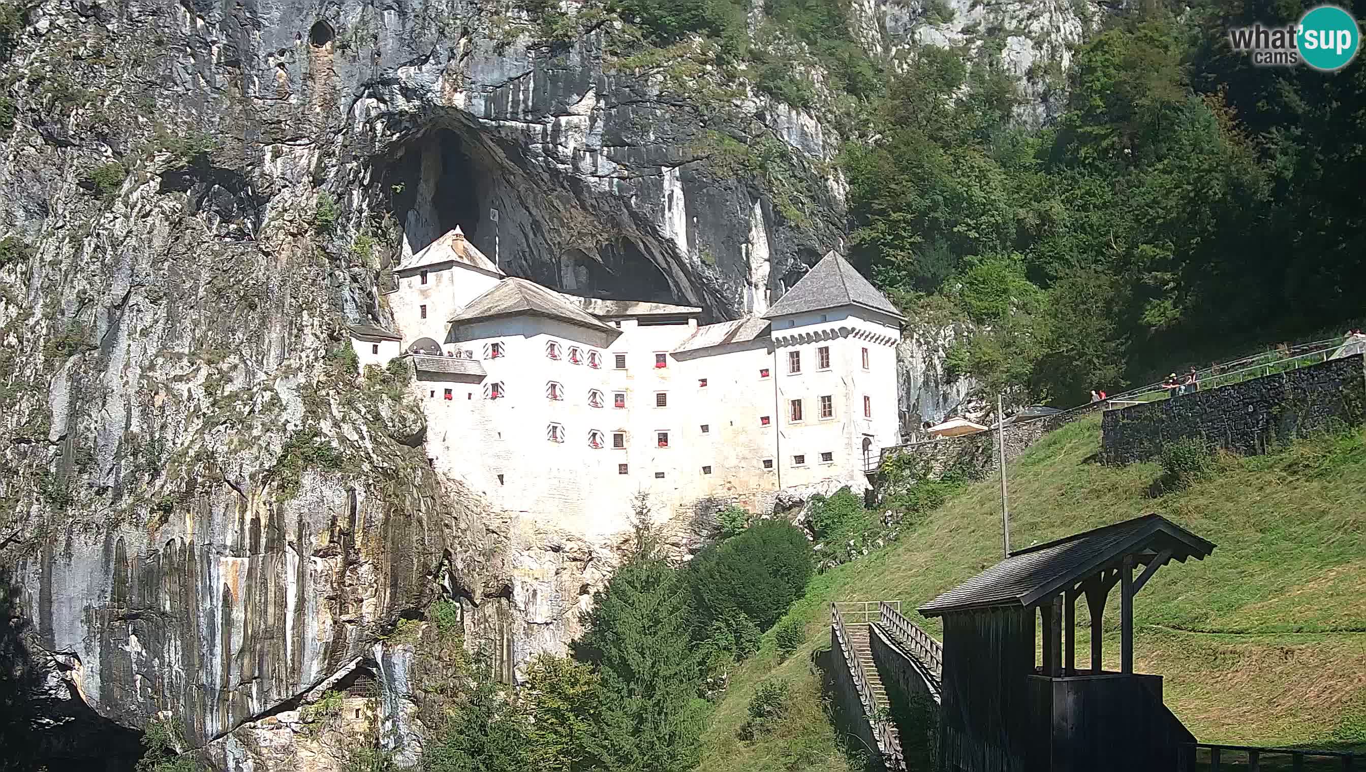 Spletna kamera Predjamski grad – Grad Predjama – Postojna