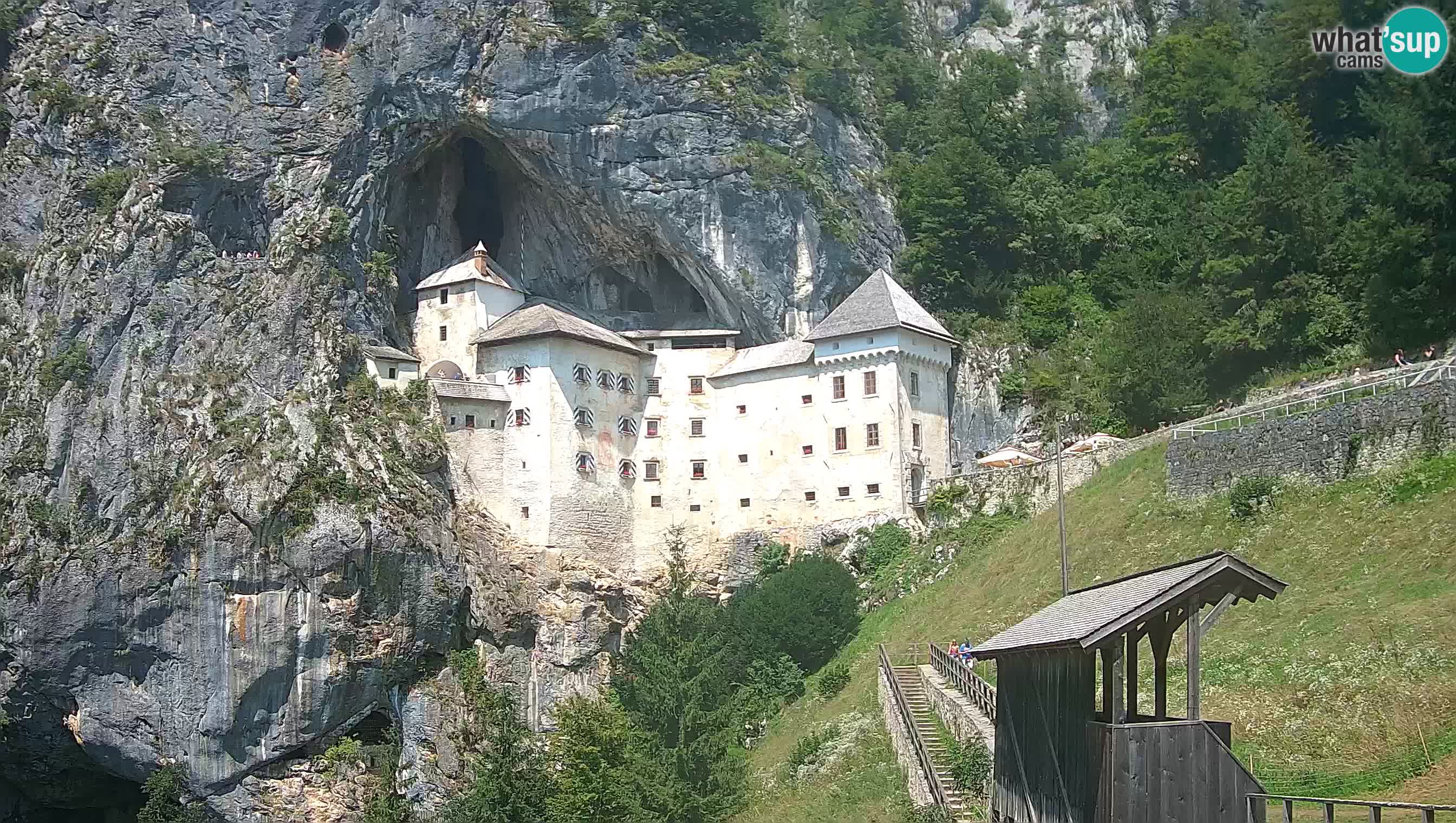 Spletna kamera Predjamski grad – Grad Predjama – Postojna