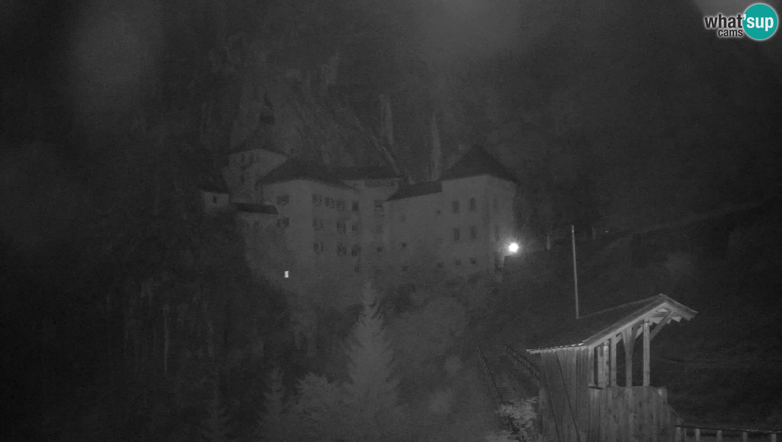 Spletna kamera Predjamski grad – Grad Predjama – Postojna