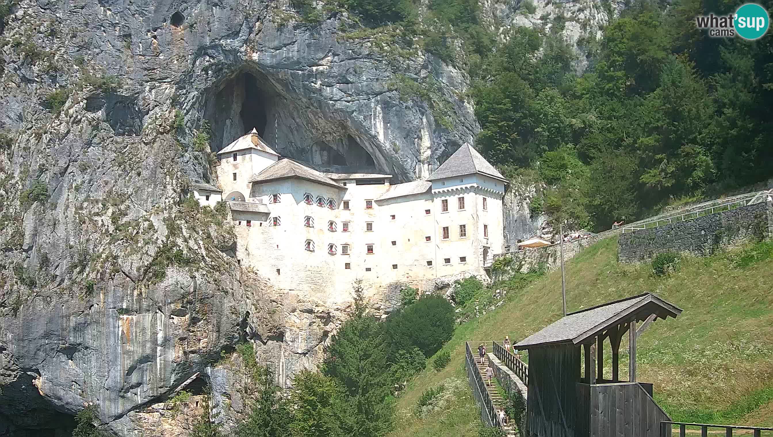Spletna kamera Predjamski grad – Grad Predjama – Postojna