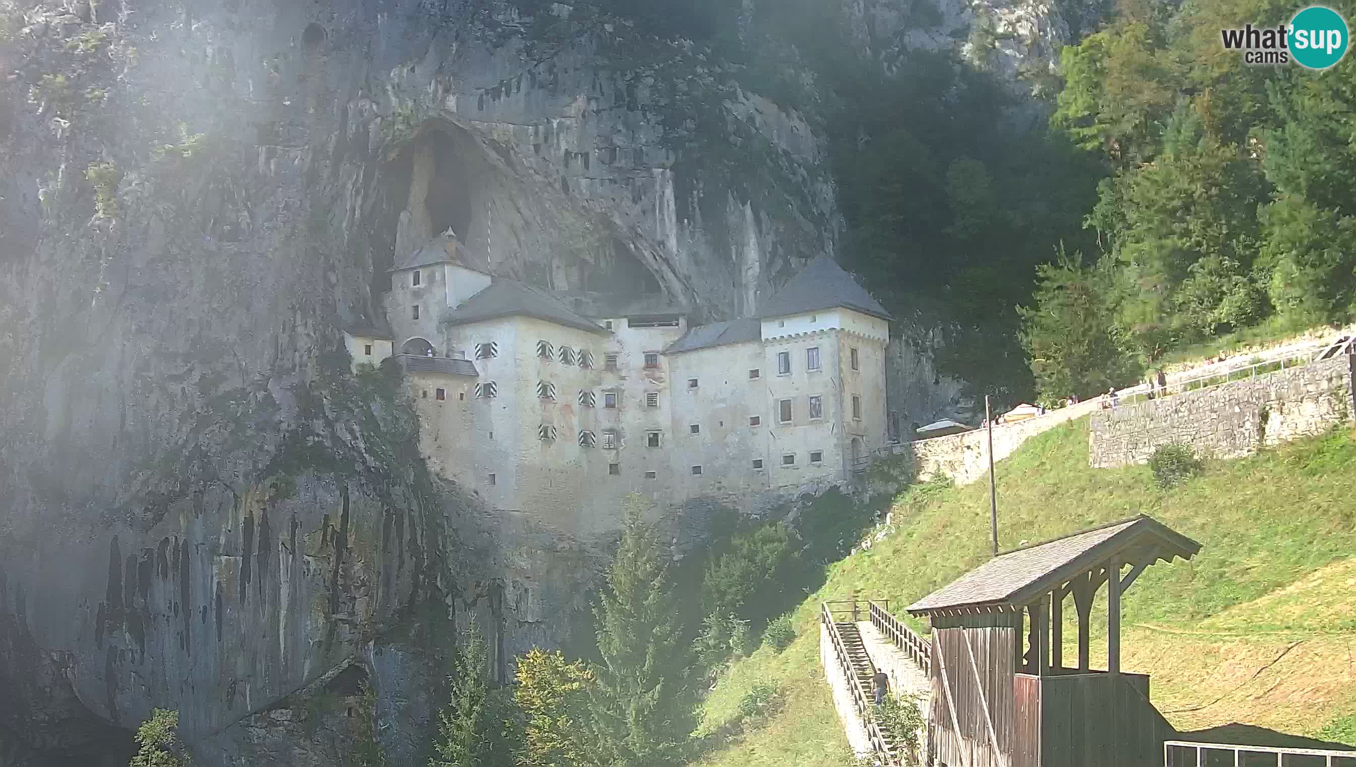 Live Webcam Höhlenburg Predjama – Postojna – Slowenien