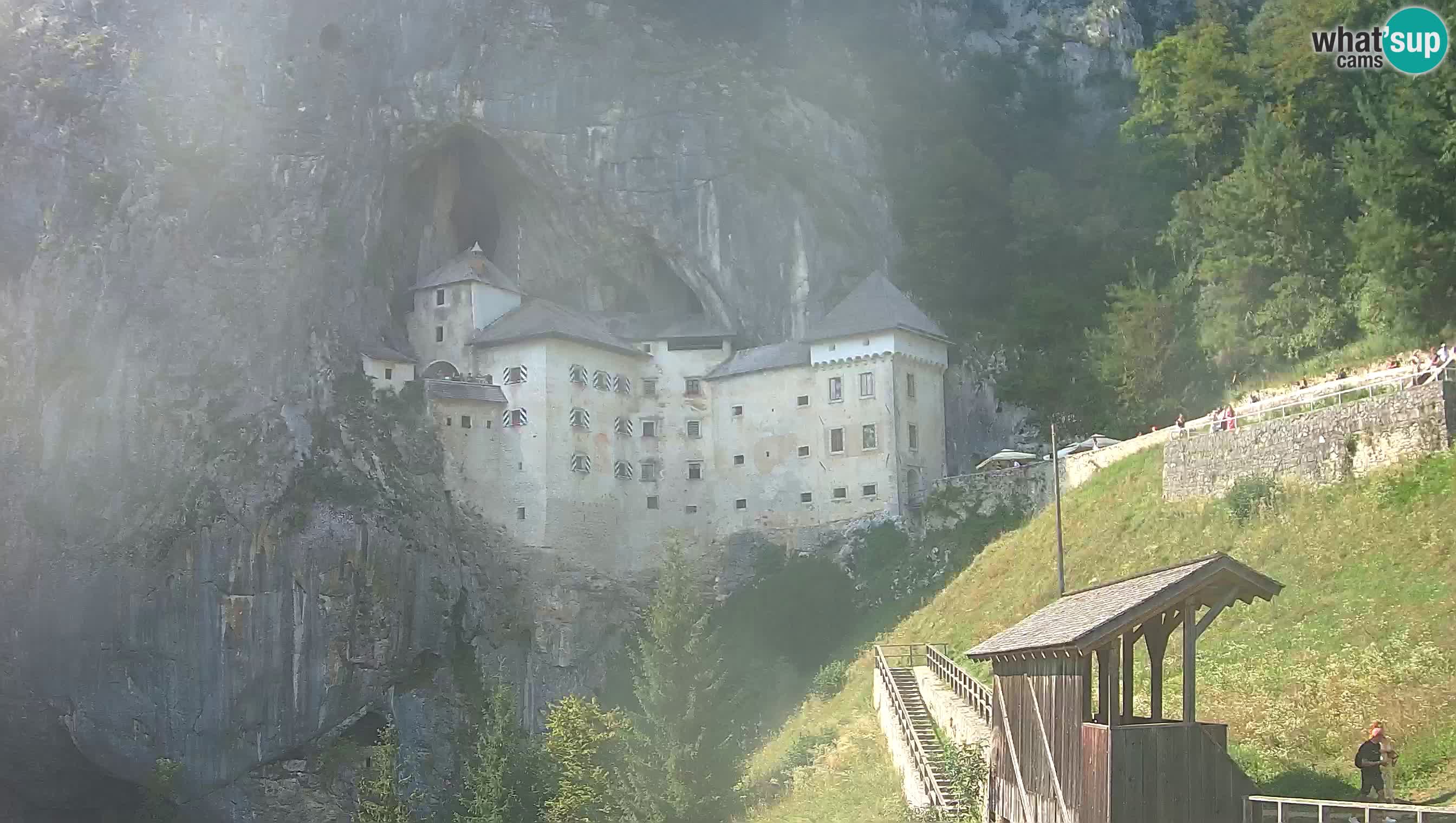 Live Webcam Grad Predjama – Château de Predjama – Postojna – Slovénie