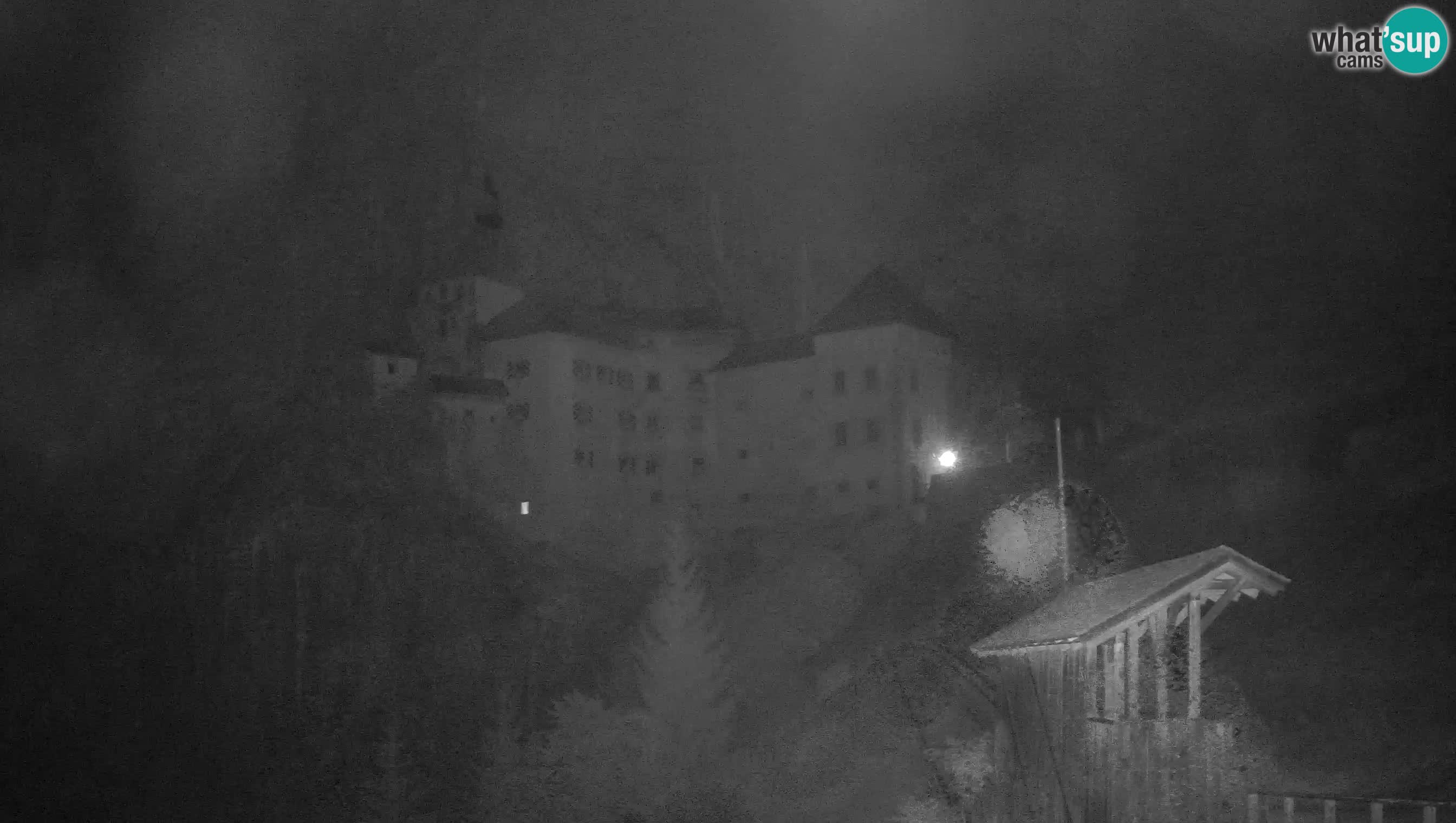 Spletna kamera Predjamski grad – Grad Predjama – Postojna