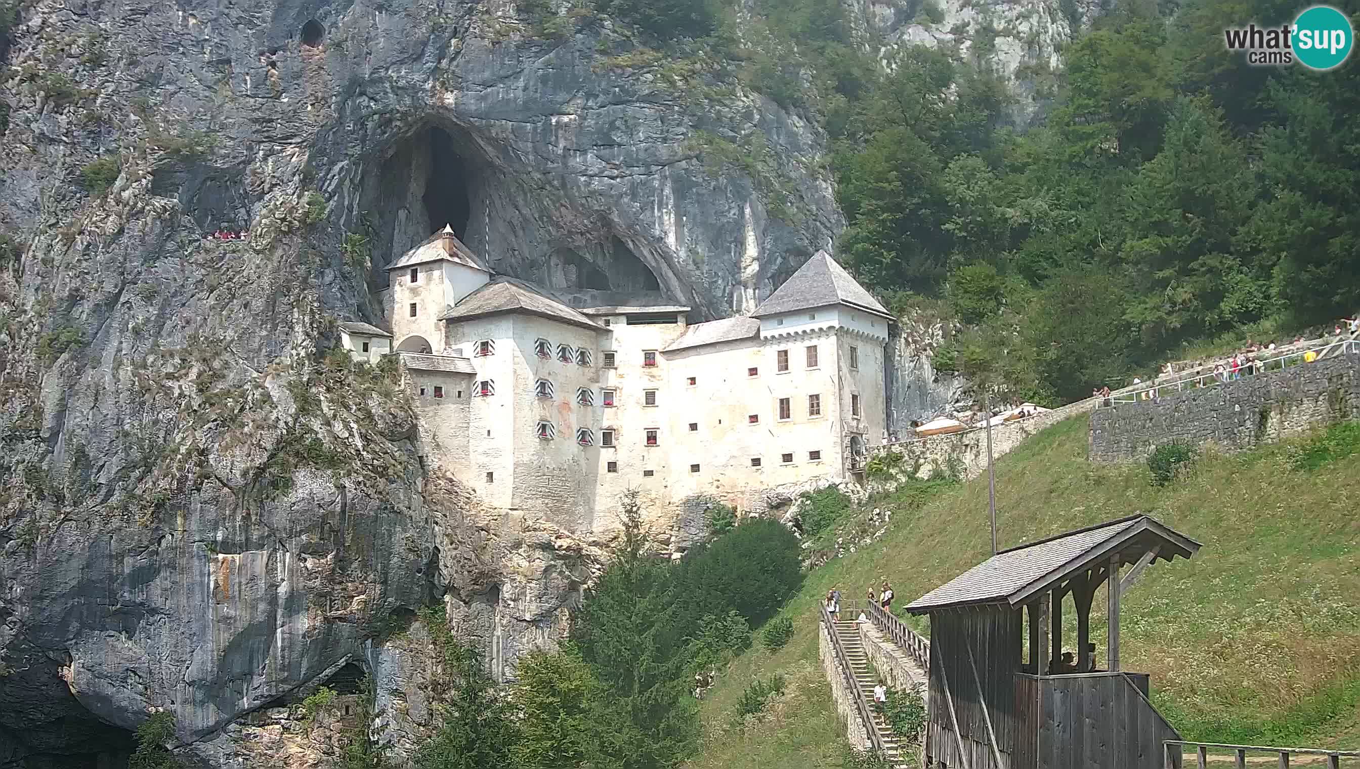 Spletna kamera Predjamski grad – Grad Predjama – Postojna