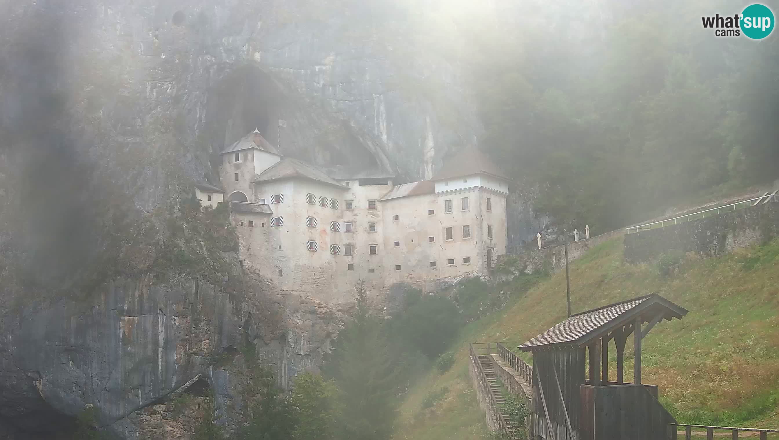 Live Webcam Predjamski grad – Predjama Castle – Postojna – Slovenia