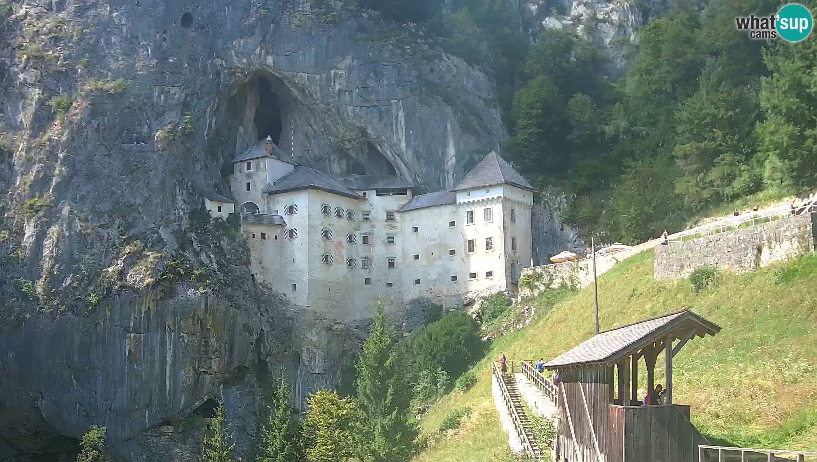 Spletna kamera Predjamski grad – Grad Predjama – Postojna
