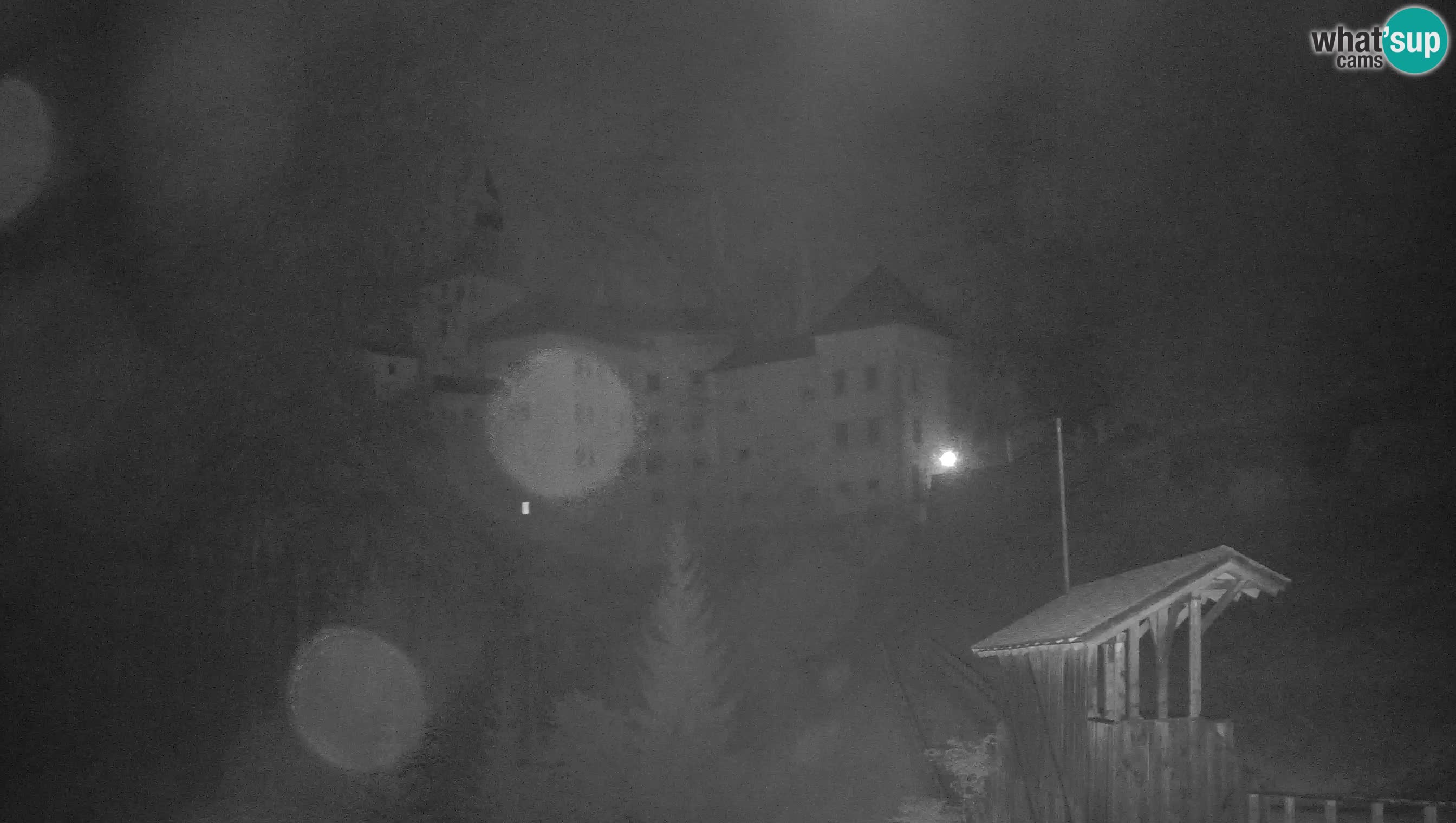 Spletna kamera Predjamski grad – Grad Predjama – Postojna