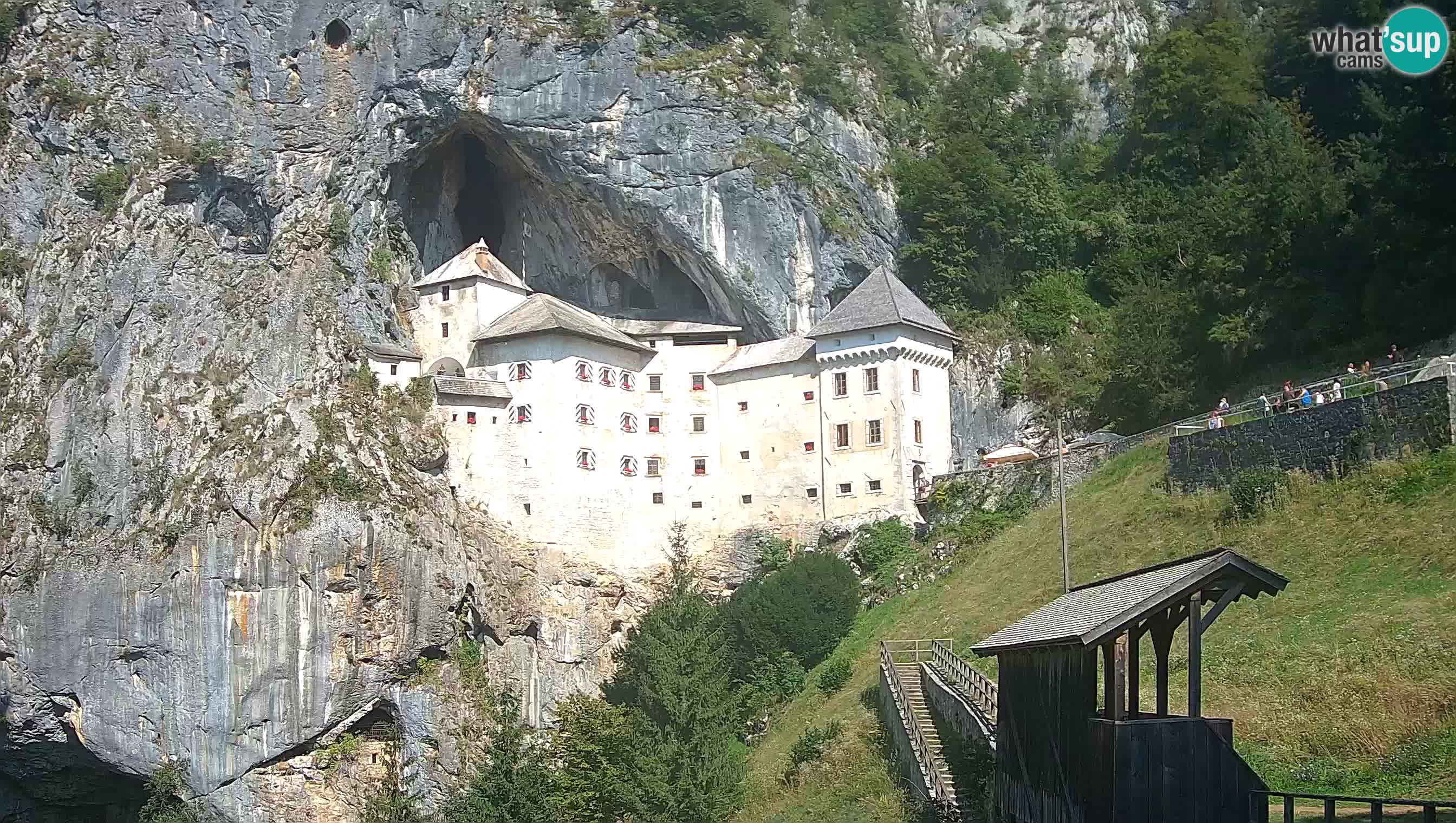 Spletna kamera Predjamski grad – Grad Predjama – Postojna