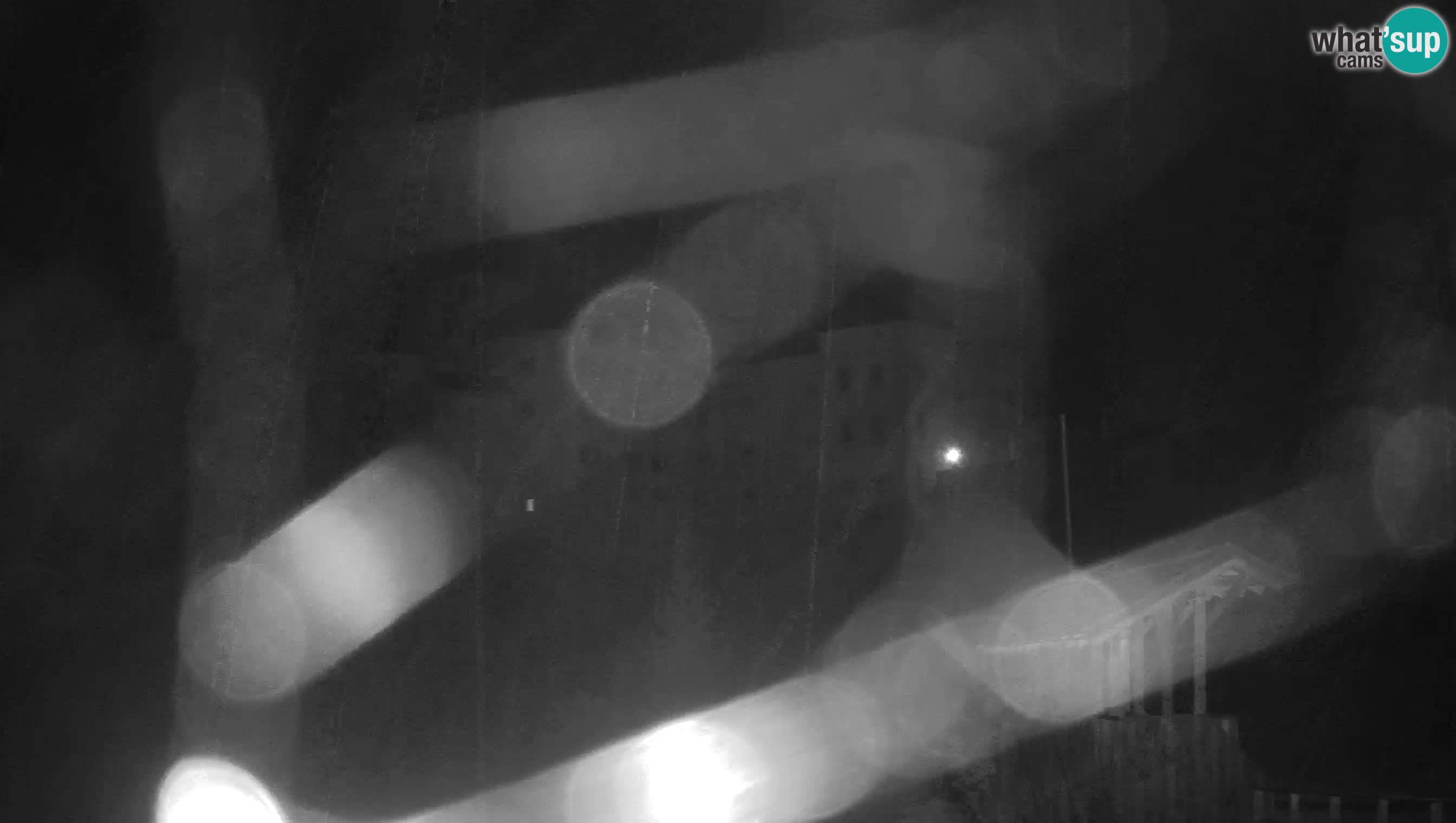 Spletna kamera Predjamski grad – Grad Predjama – Postojna