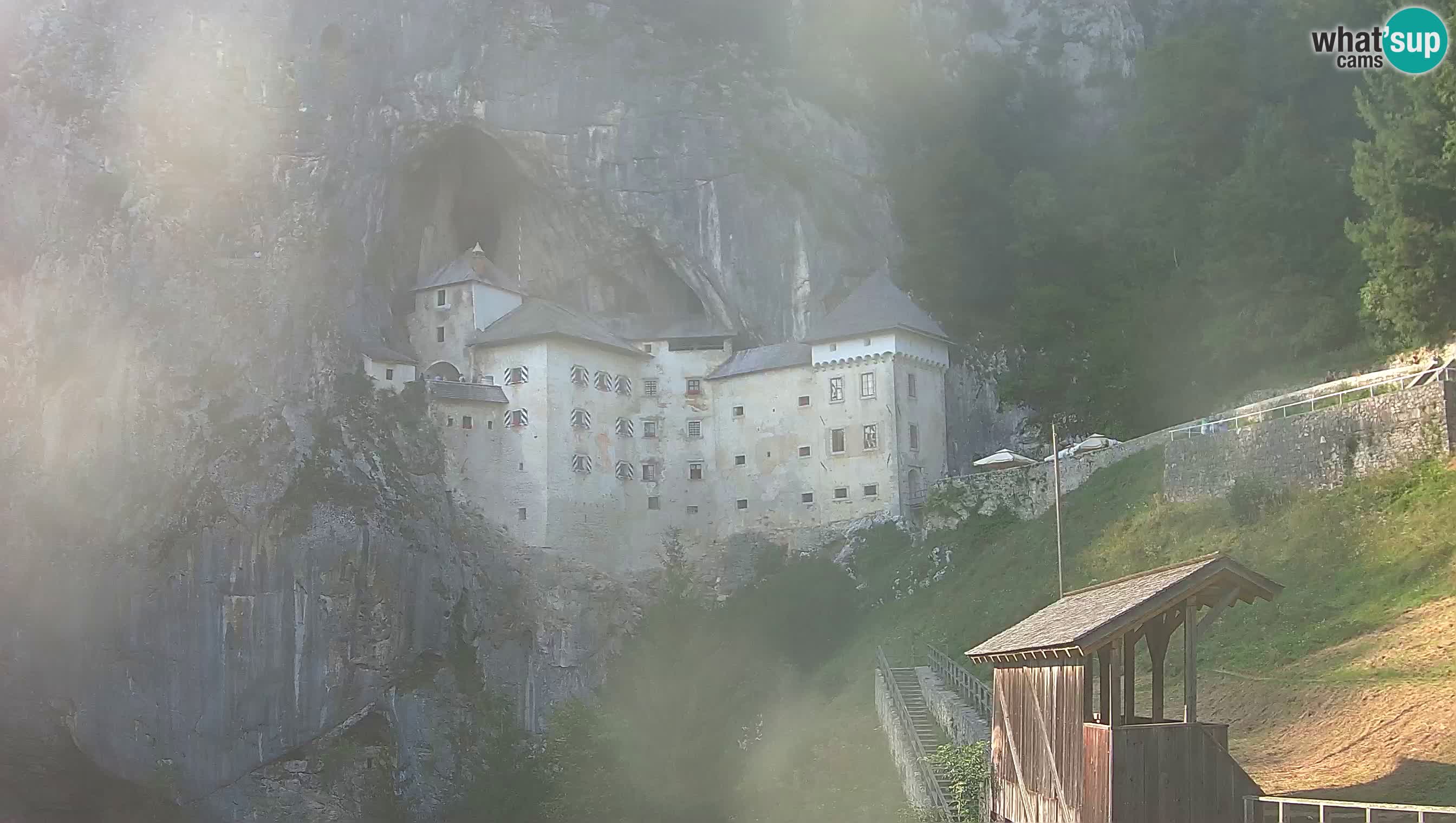 Web kamera Predjamski dvorac – Postojna – Slovenija
