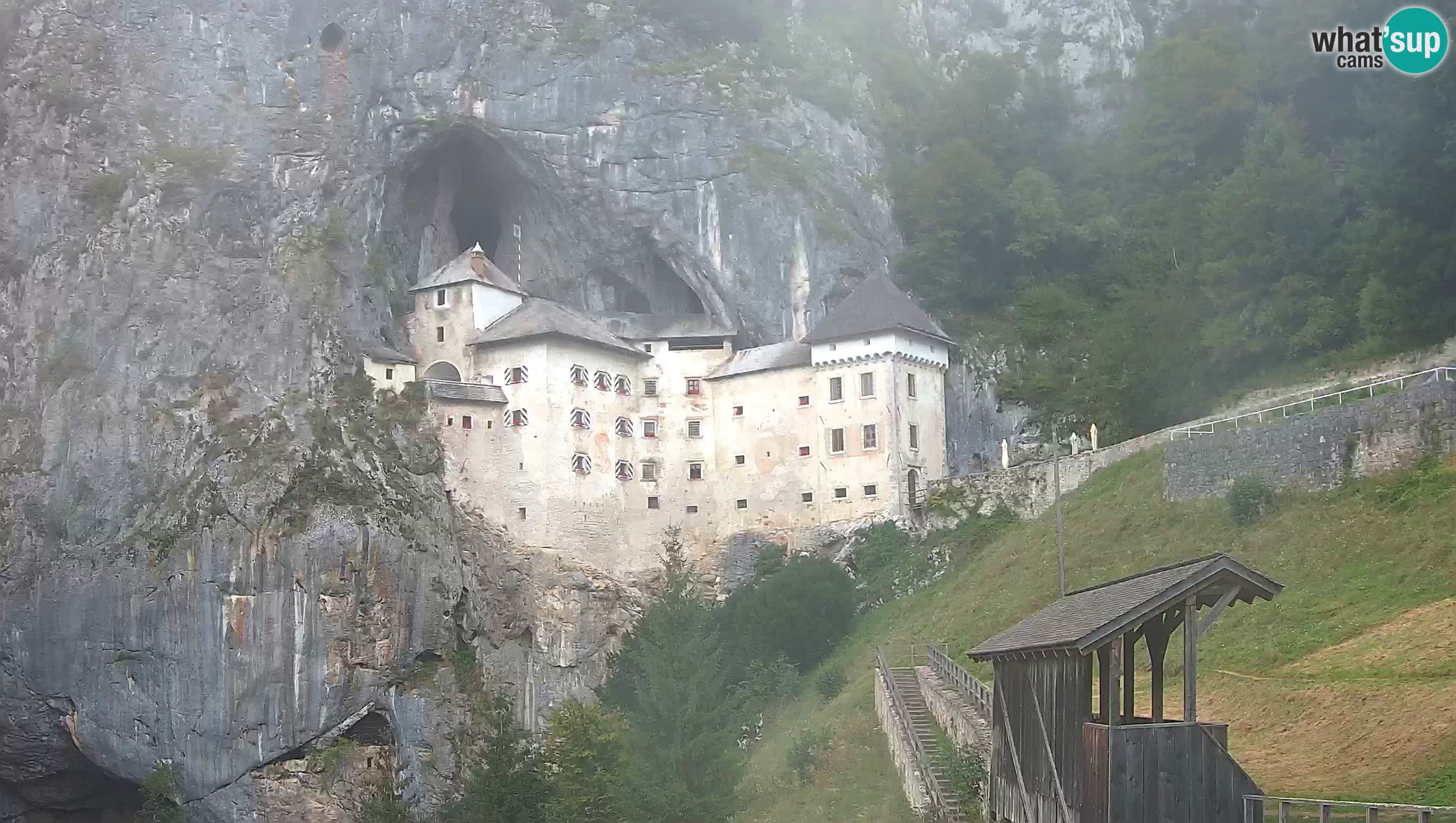 Live Webcam Grad Predjama – Château de Predjama – Postojna – Slovénie