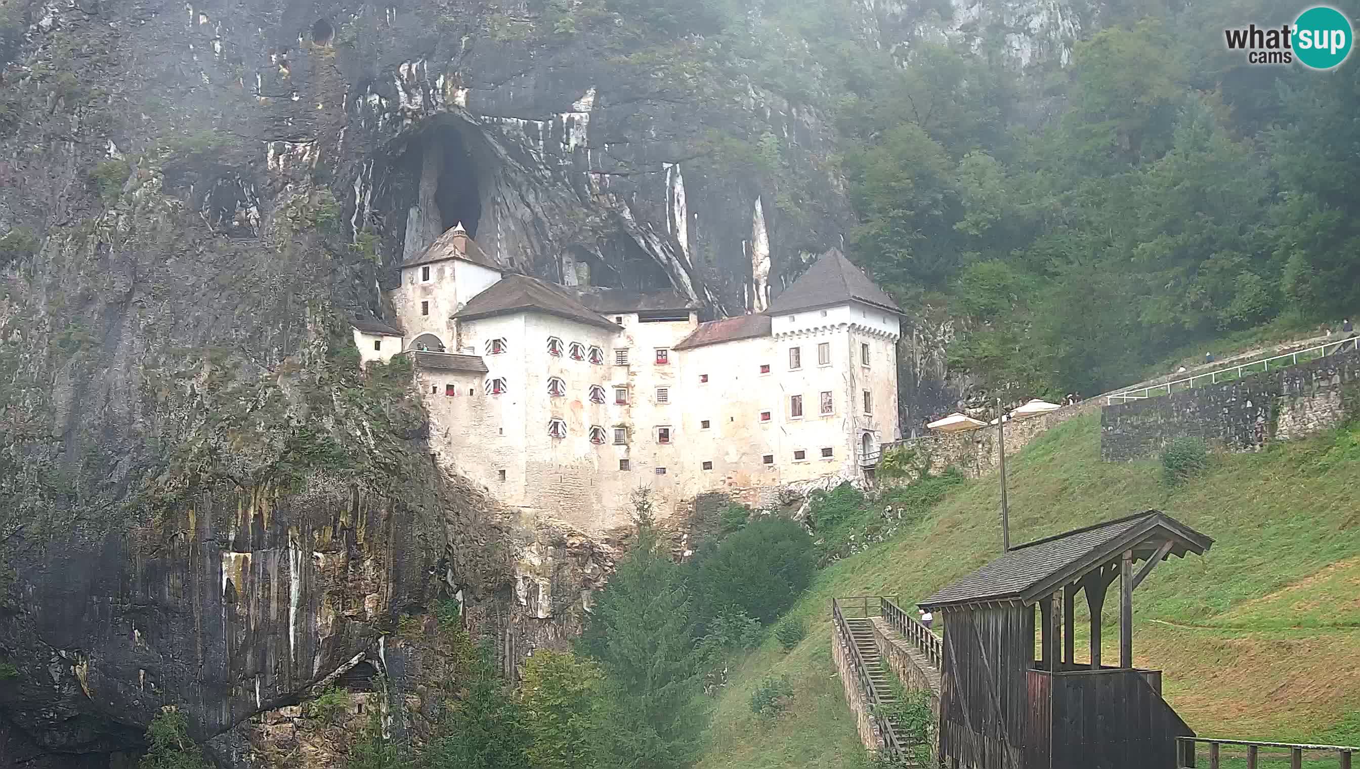 Live Webcam Grad Predjama – Château de Predjama – Postojna – Slovénie