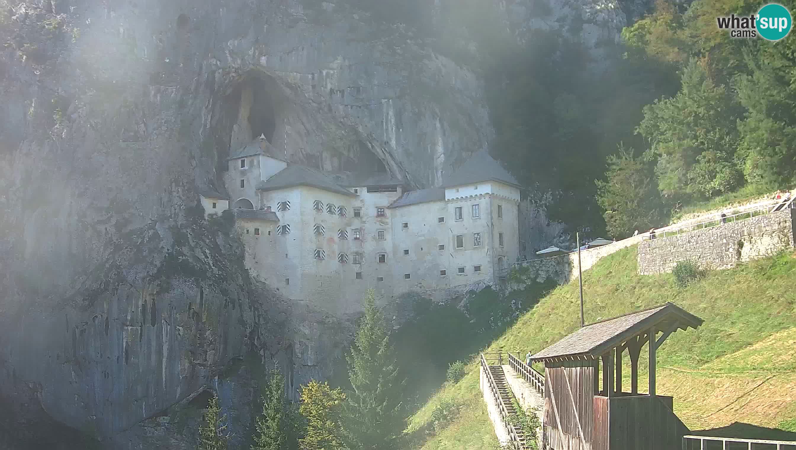 Live Webcam Höhlenburg Predjama – Postojna – Slowenien