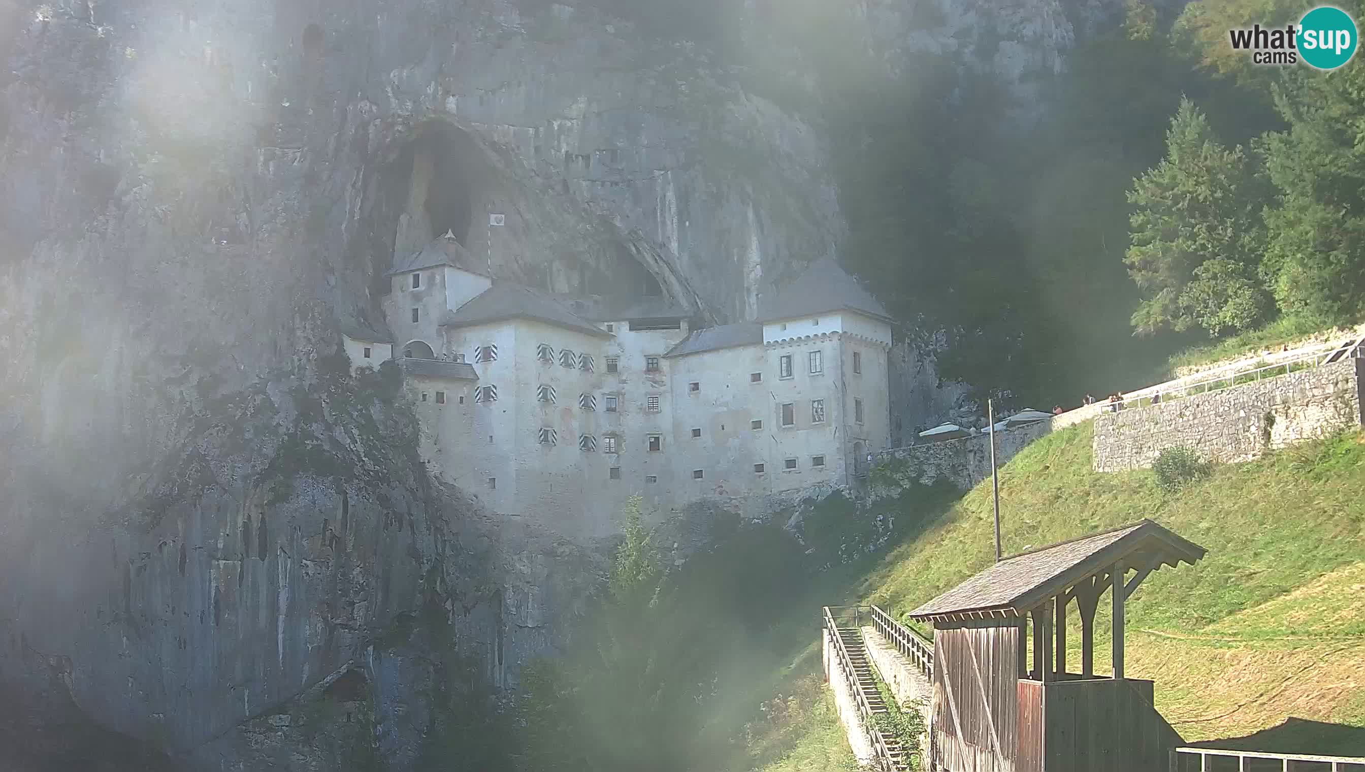 Live Webcam Grad Predjama – Château de Predjama – Postojna – Slovénie