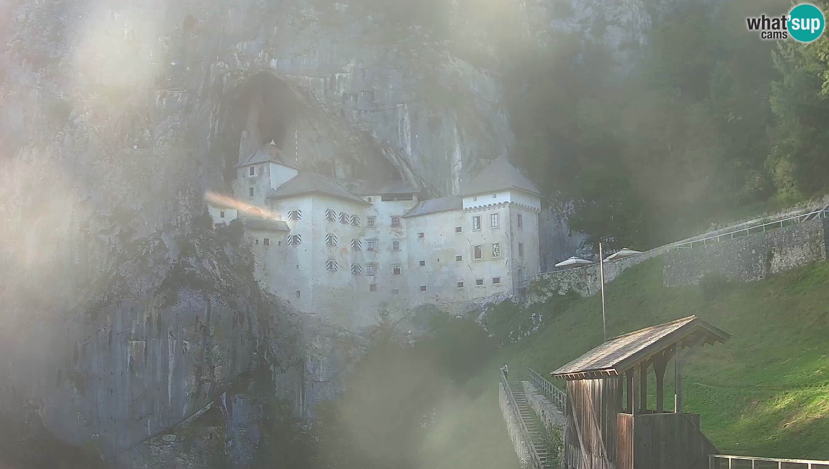 Web kamera Predjamski dvorac – Postojna – Slovenija