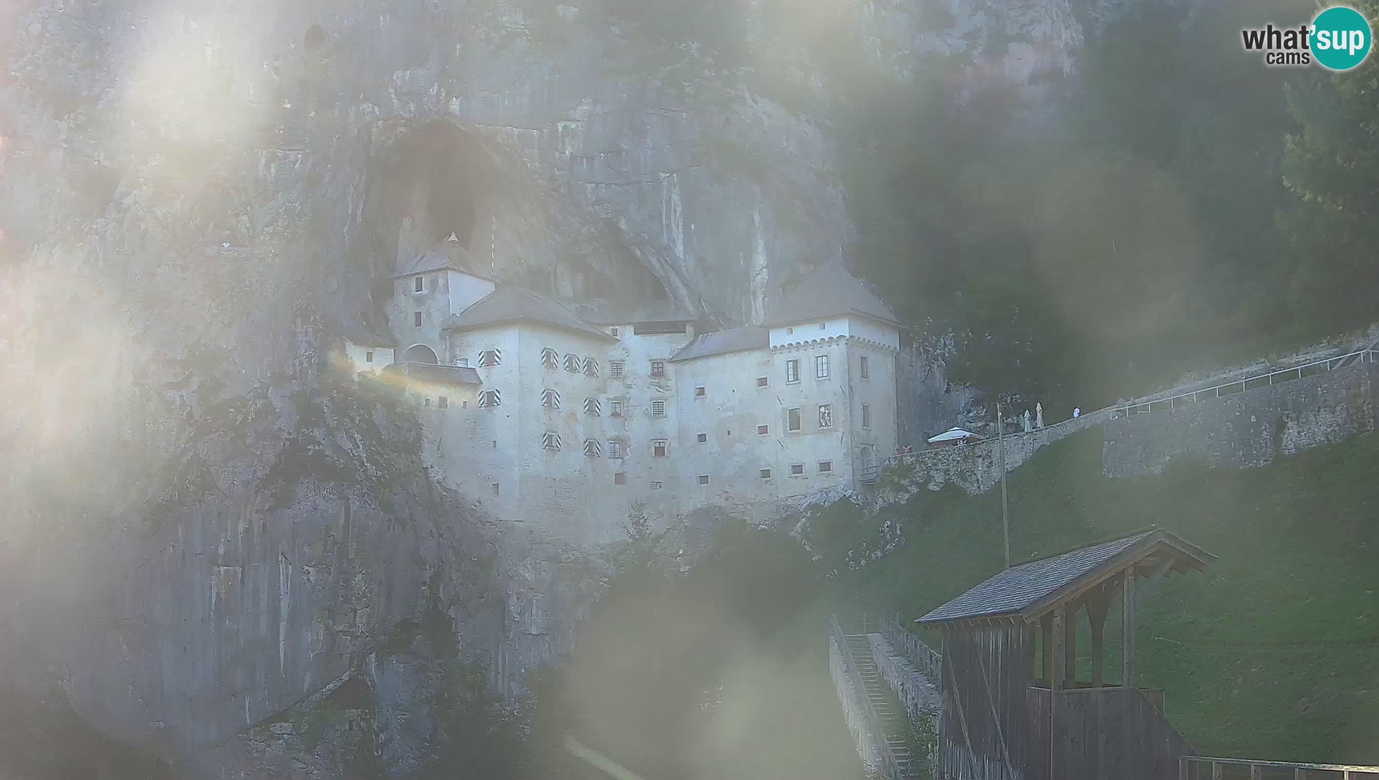 Live Webcam Höhlenburg Predjama – Postojna – Slowenien