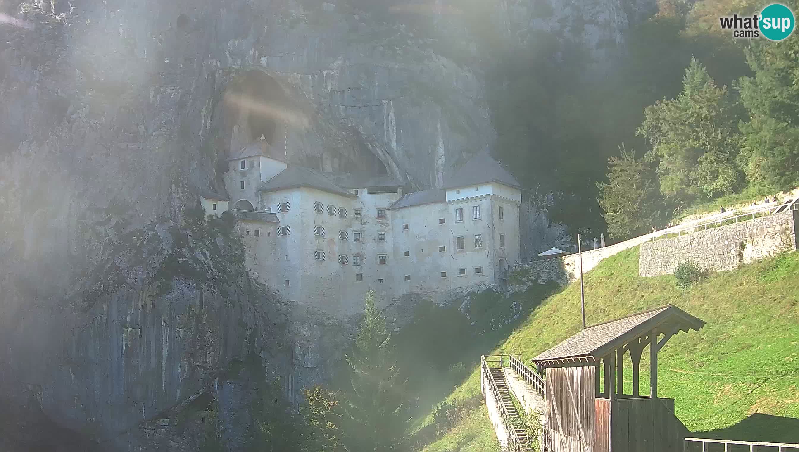 Live Webcam Höhlenburg Predjama – Postojna – Slowenien