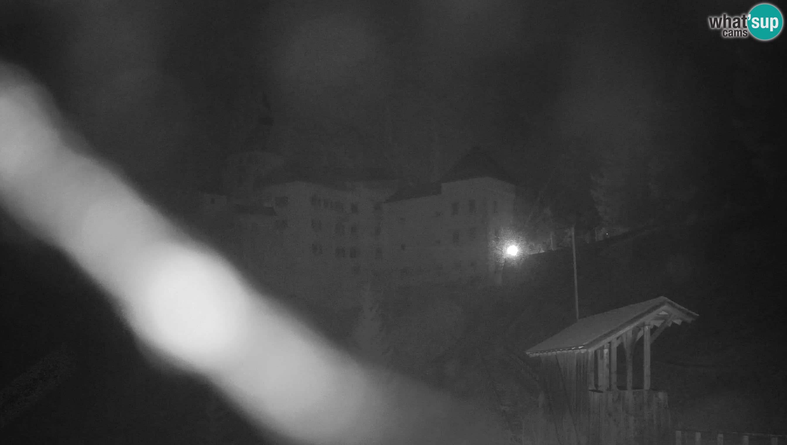 Spletna kamera Predjamski grad – Grad Predjama – Postojna