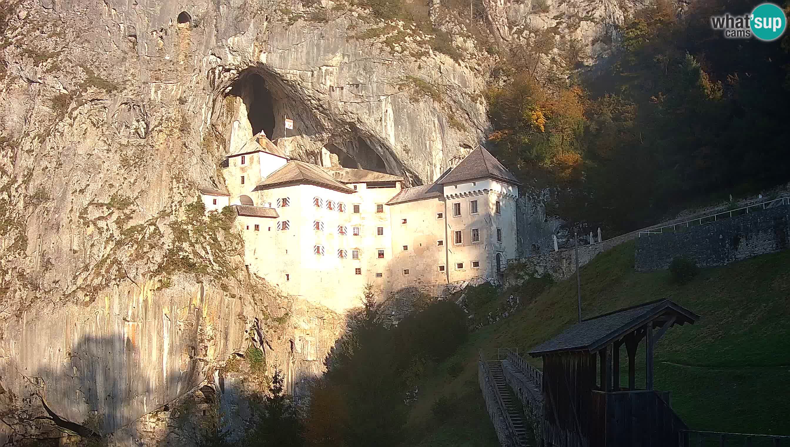 Live Webcam Grad Predjama – Château de Predjama – Postojna – Slovénie