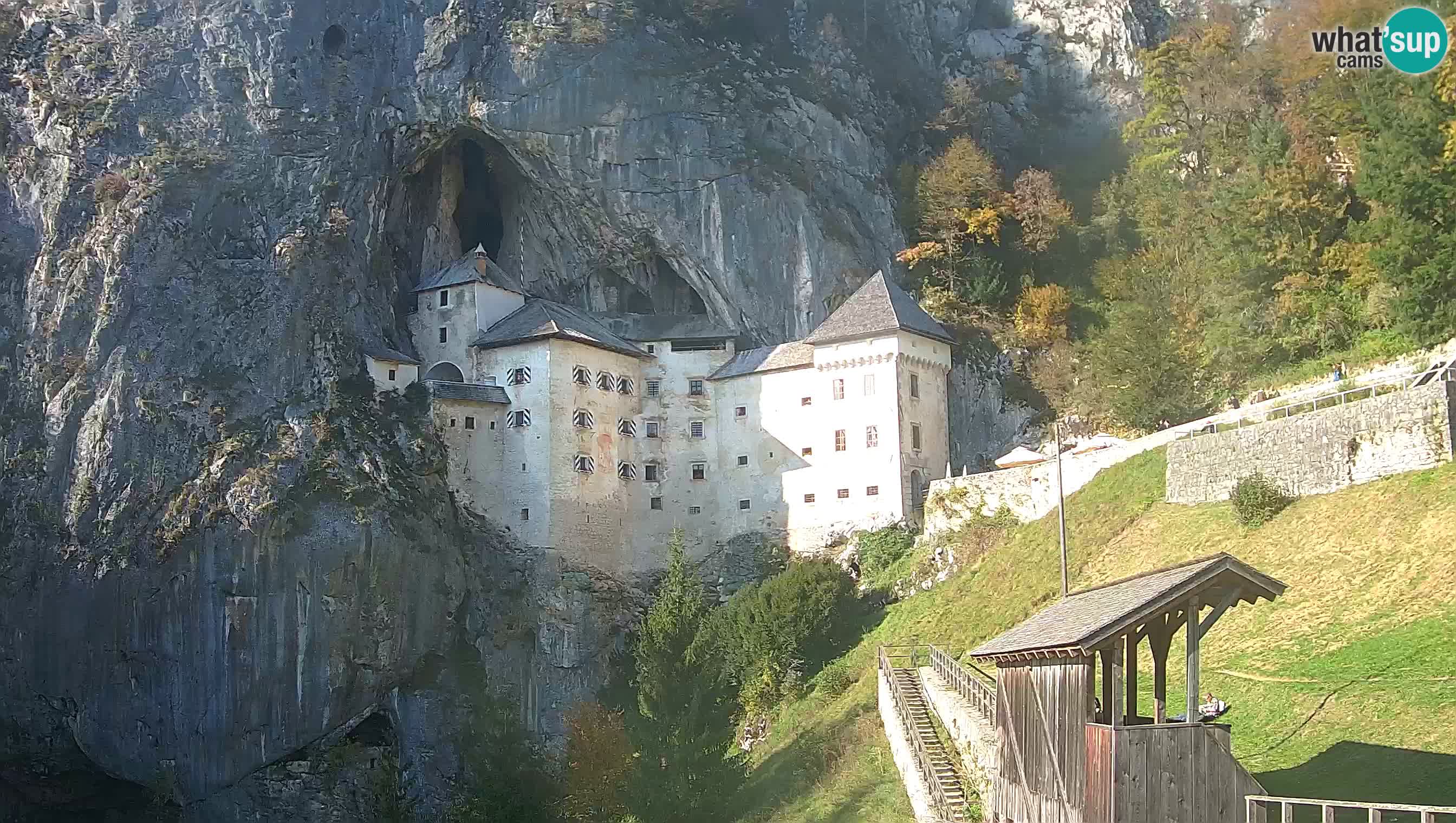Spletna kamera Predjamski grad – Grad Predjama – Postojna
