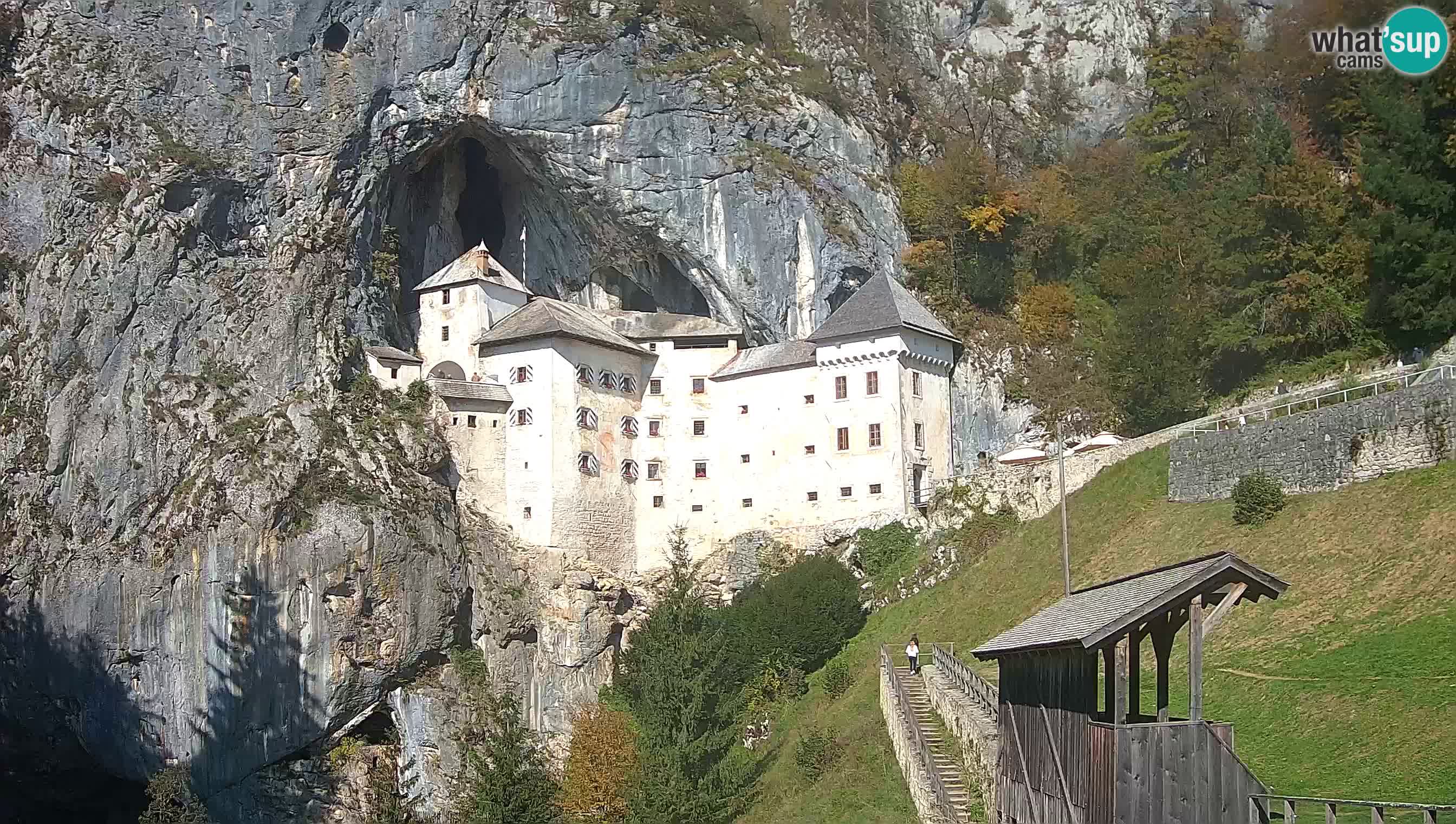Spletna kamera Predjamski grad – Grad Predjama – Postojna