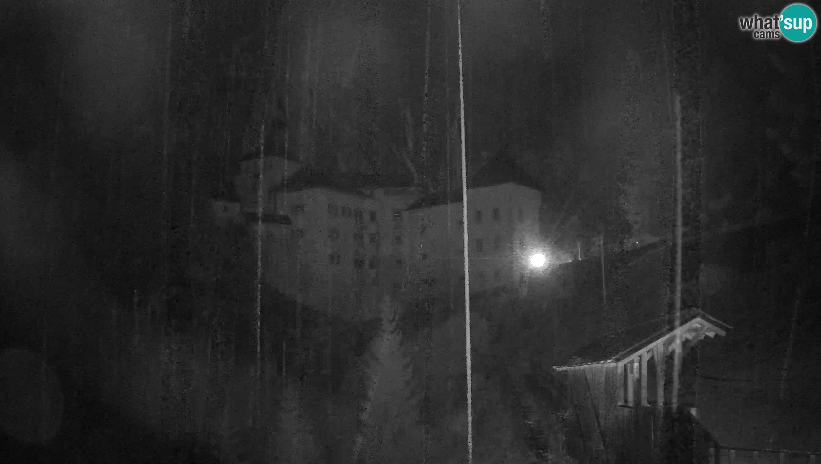 Spletna kamera Predjamski grad – Grad Predjama – Postojna