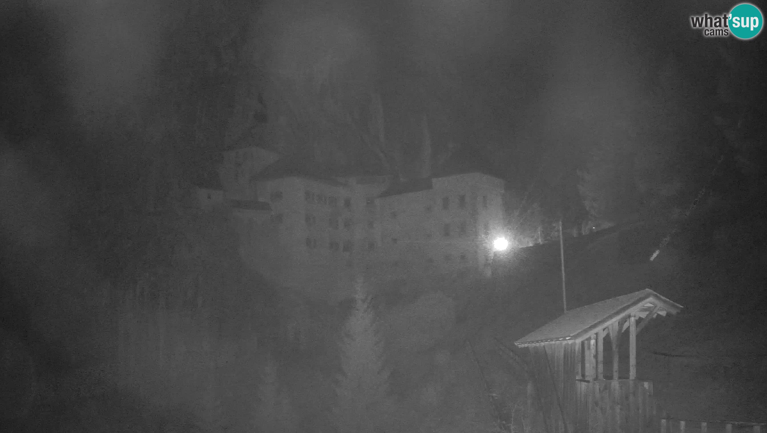 Spletna kamera Predjamski grad – Grad Predjama – Postojna