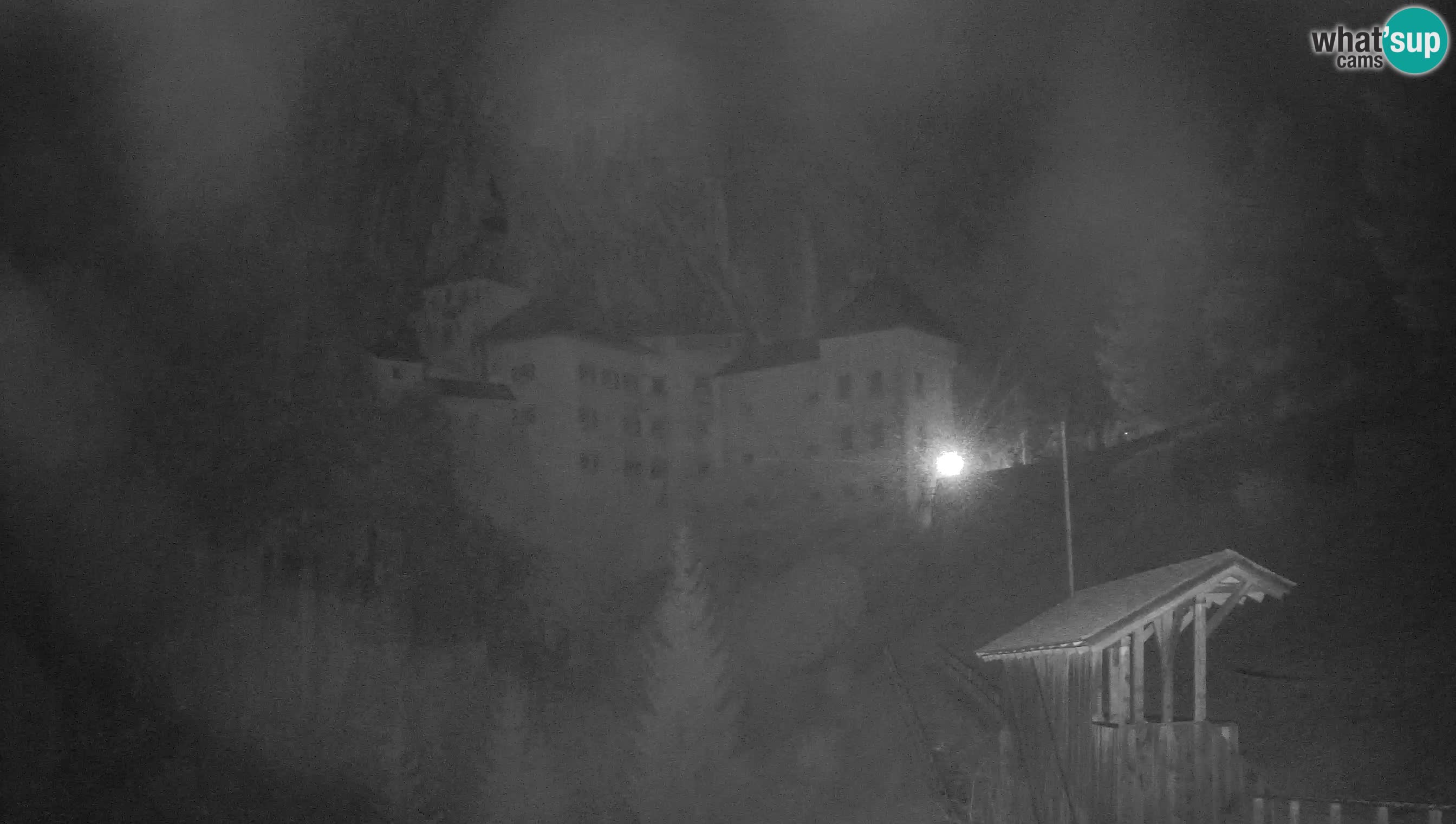 Spletna kamera Predjamski grad – Grad Predjama – Postojna