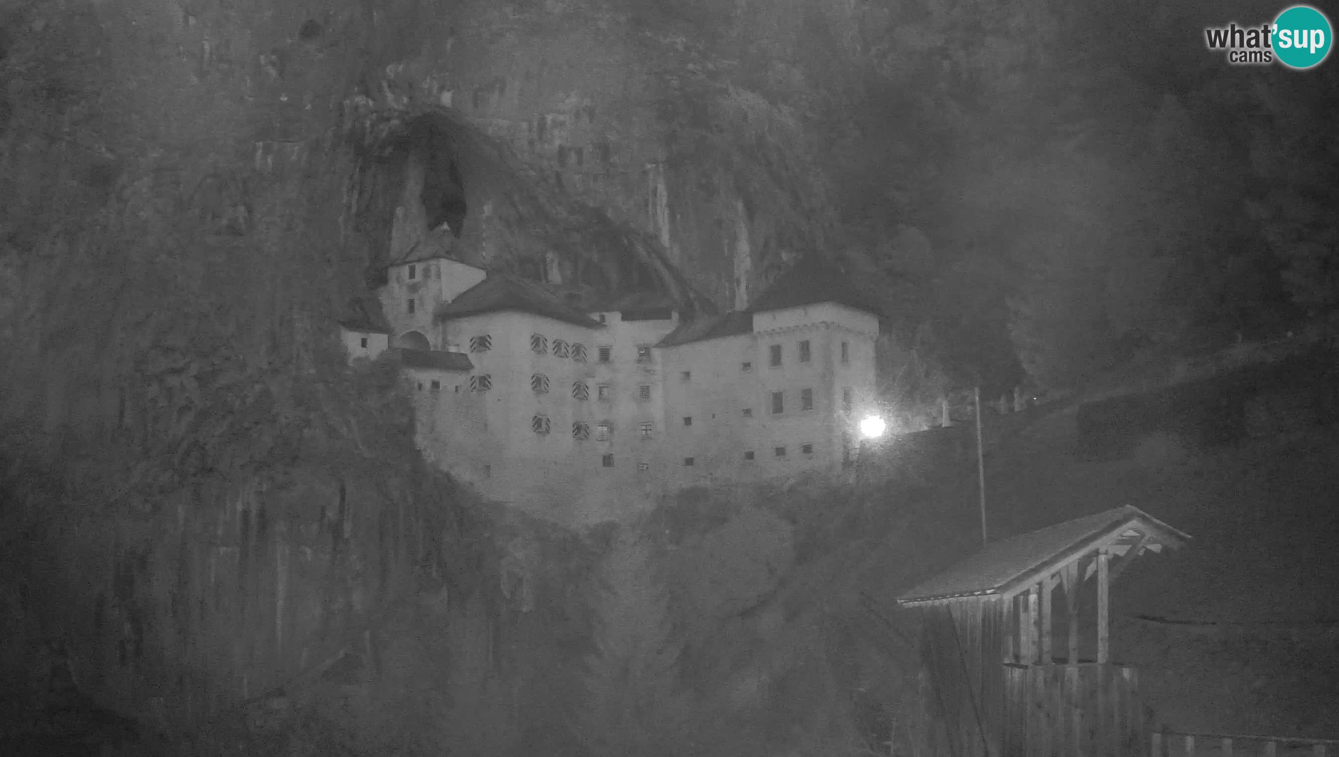 Spletna kamera Predjamski grad – Grad Predjama – Postojna
