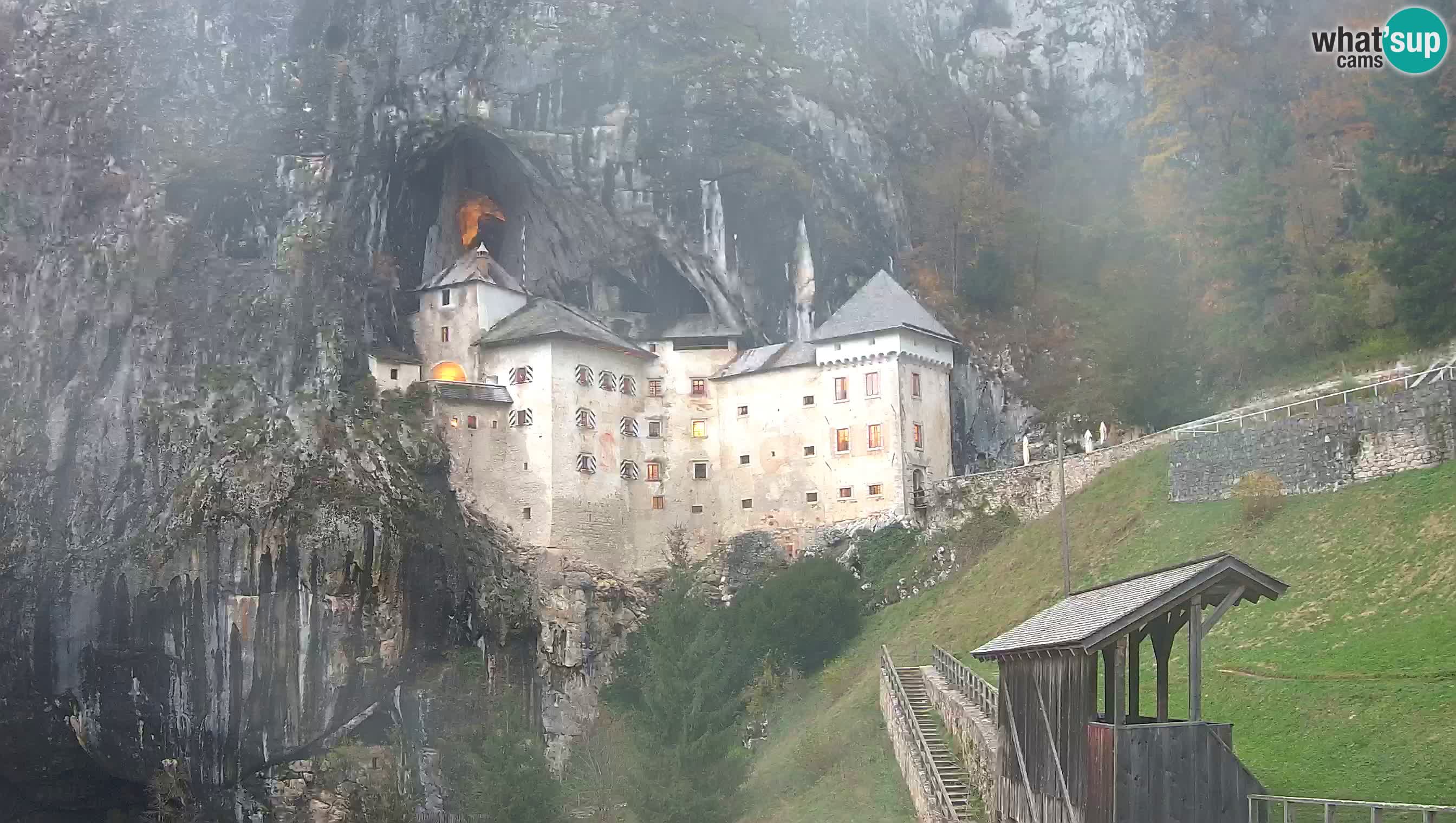 Live Webcam Grad Predjama – Château de Predjama – Postojna – Slovénie