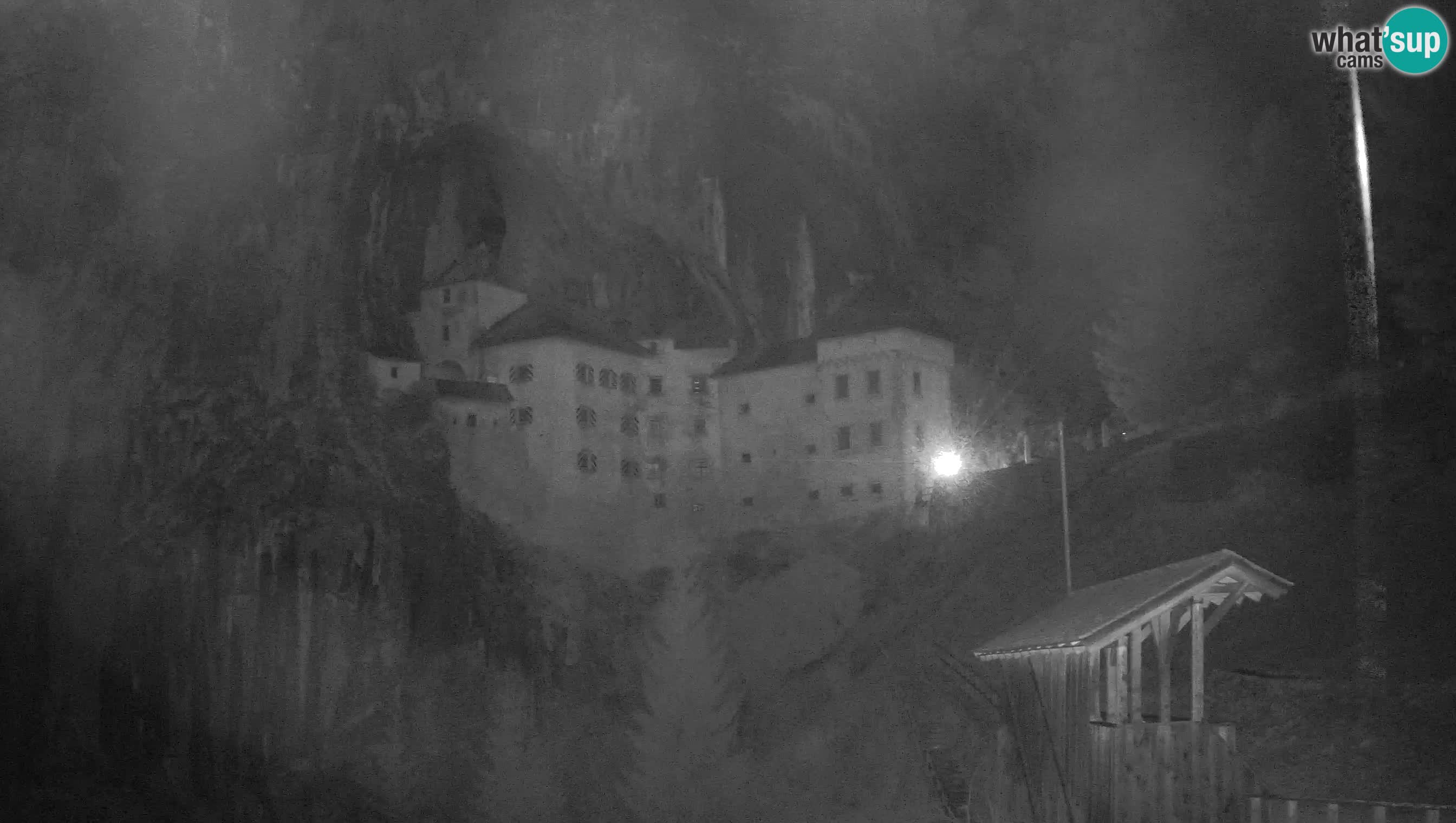 Spletna kamera Predjamski grad – Grad Predjama – Postojna