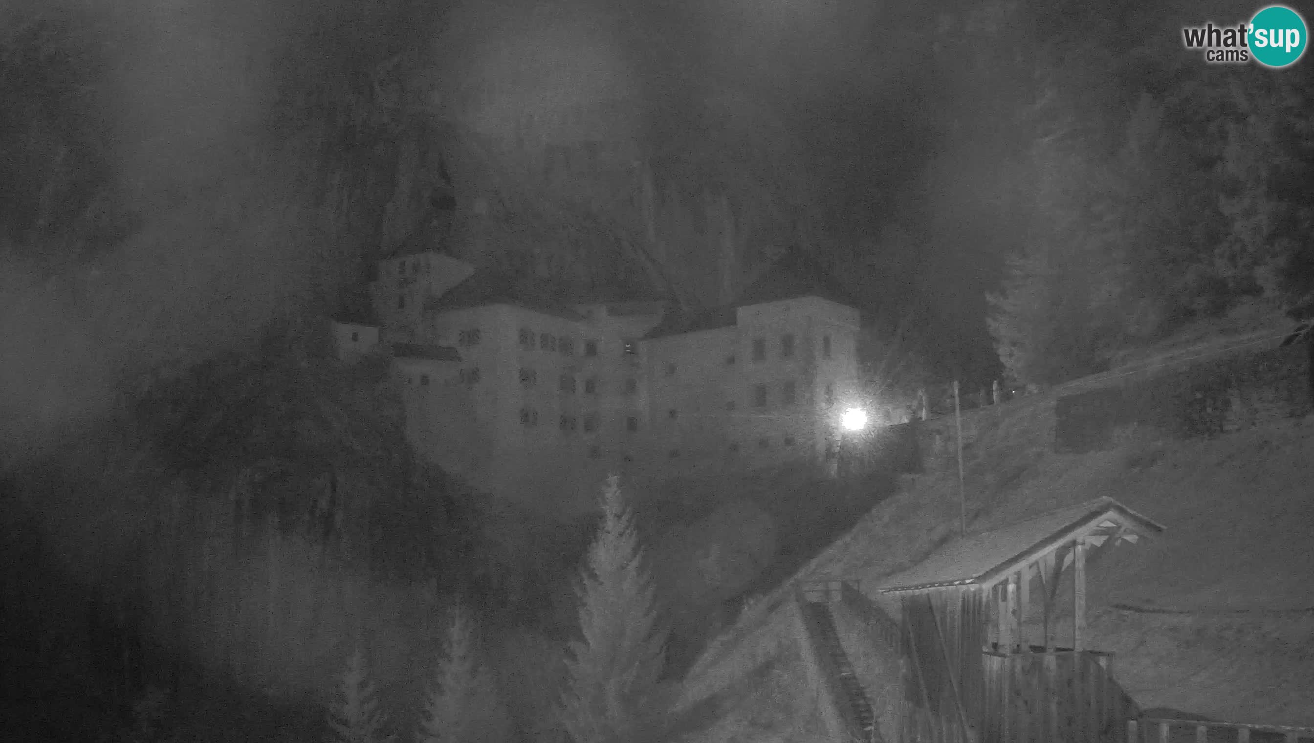 Spletna kamera Predjamski grad – Grad Predjama – Postojna