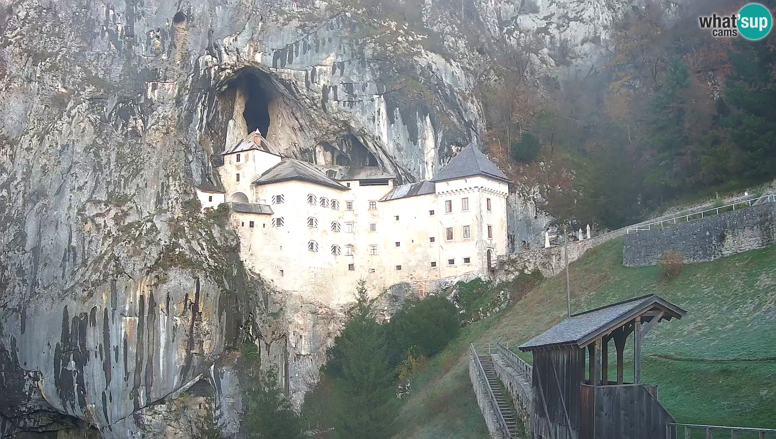 Live Webcam Grad Predjama – Château de Predjama – Postojna – Slovénie