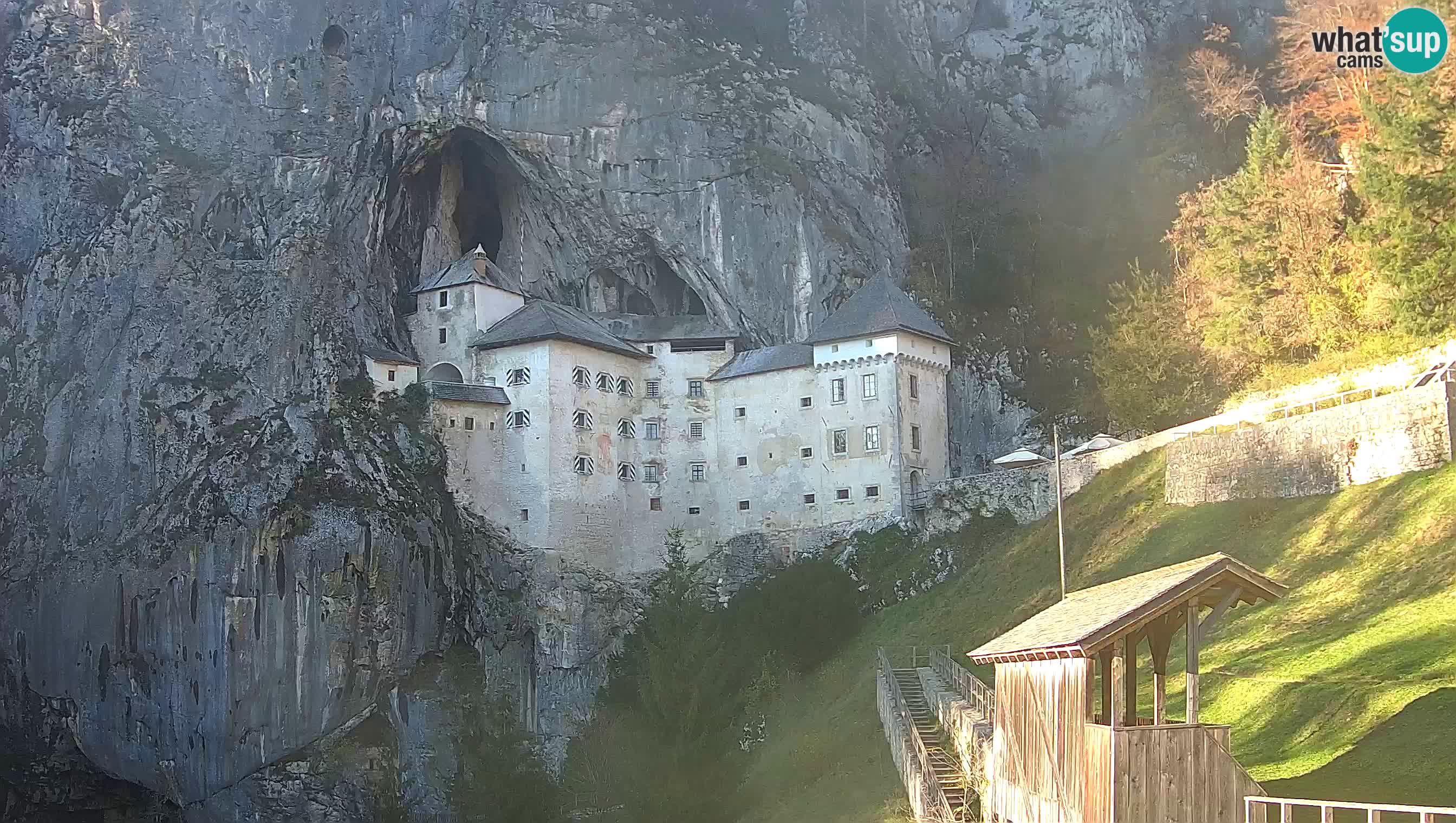 Live Webcam Grad Predjama – Château de Predjama – Postojna – Slovénie