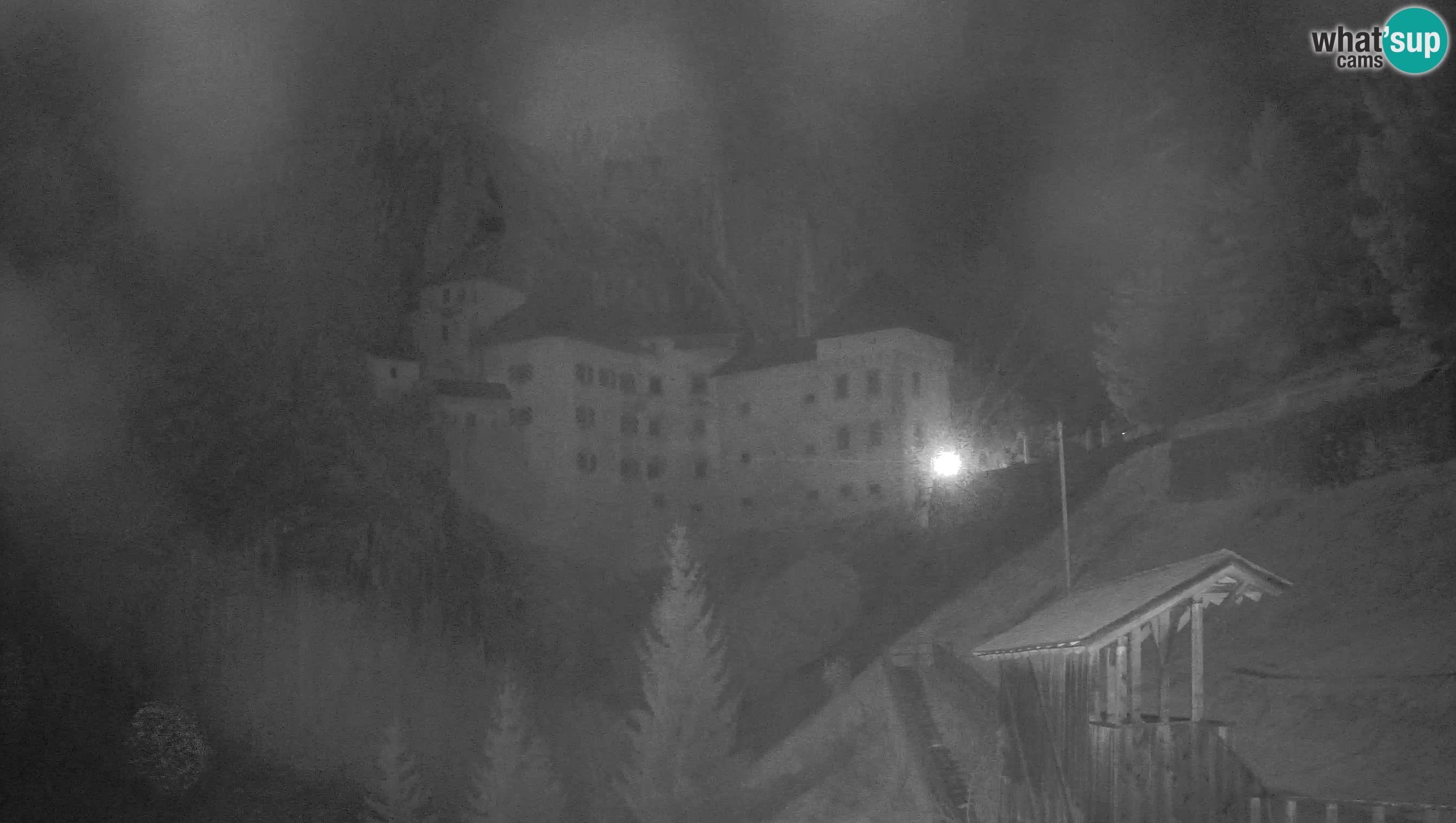 Spletna kamera Predjamski grad – Grad Predjama – Postojna