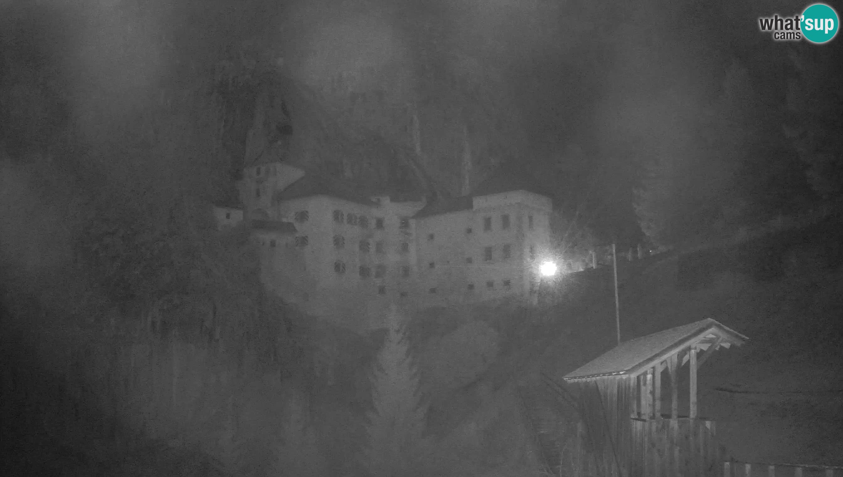 Spletna kamera Predjamski grad – Grad Predjama – Postojna