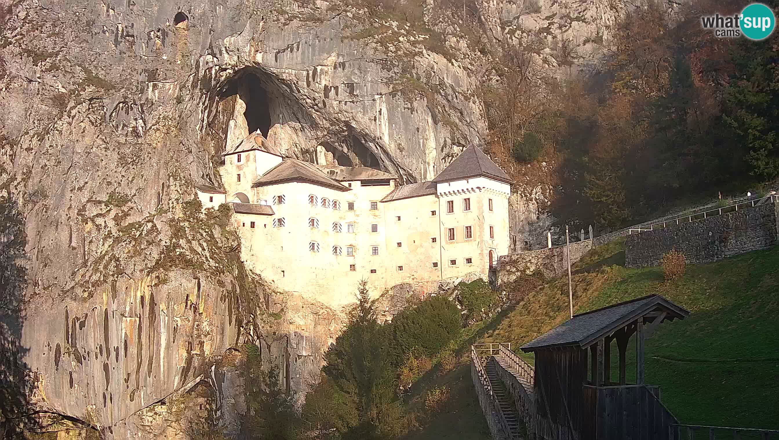 Live Webcam Höhlenburg Predjama – Postojna – Slowenien