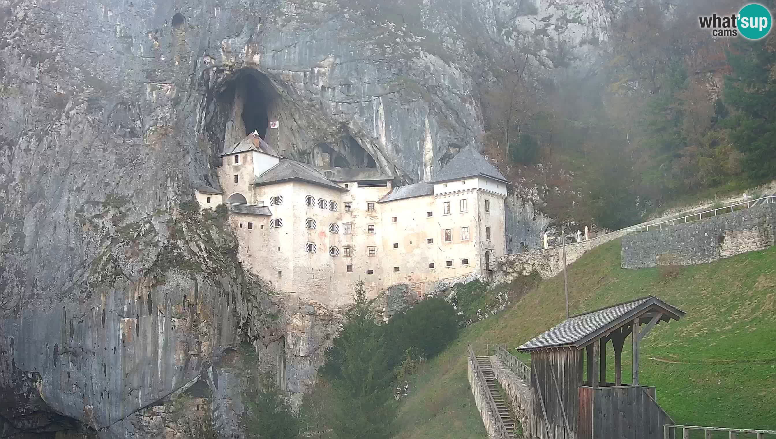 Live Webcam Grad Predjama – Château de Predjama – Postojna – Slovénie