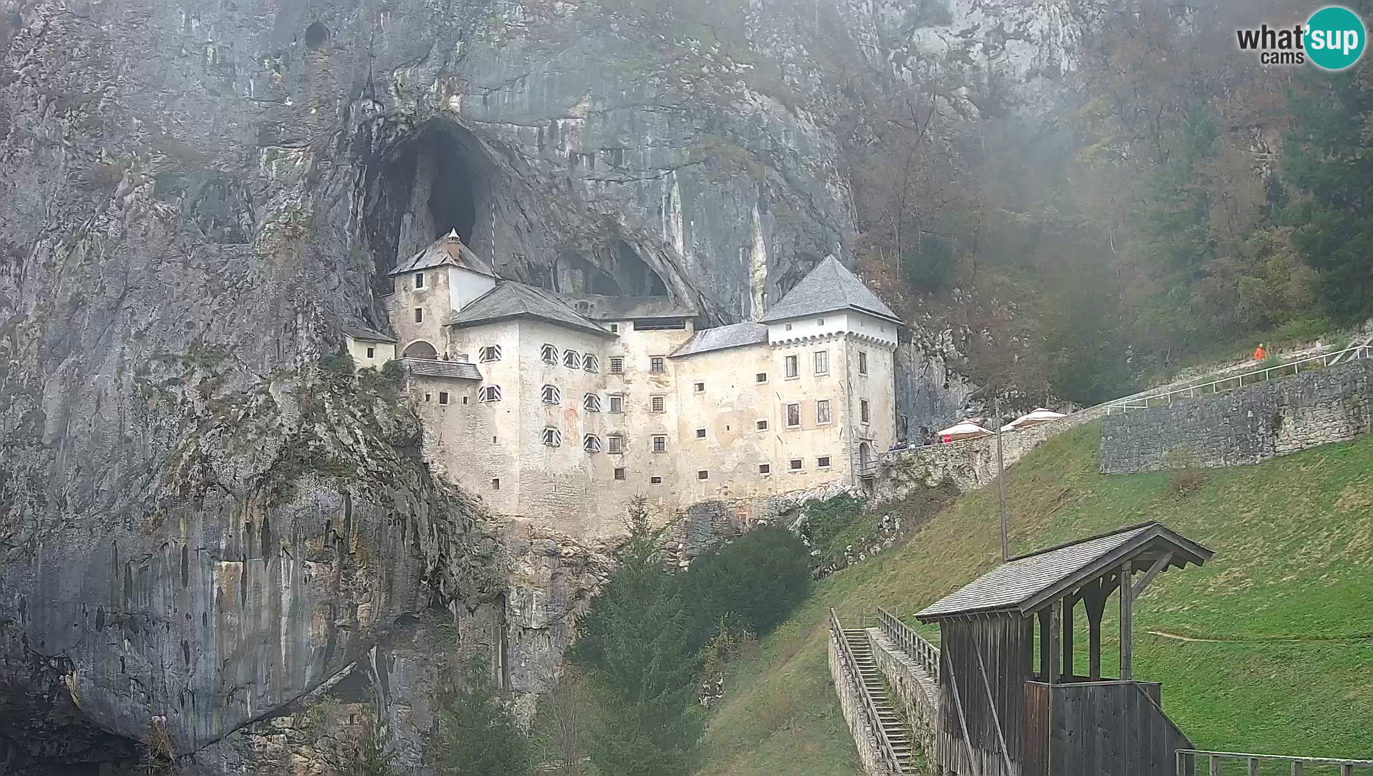 Live Webcam Grad Predjama – Château de Predjama – Postojna – Slovénie