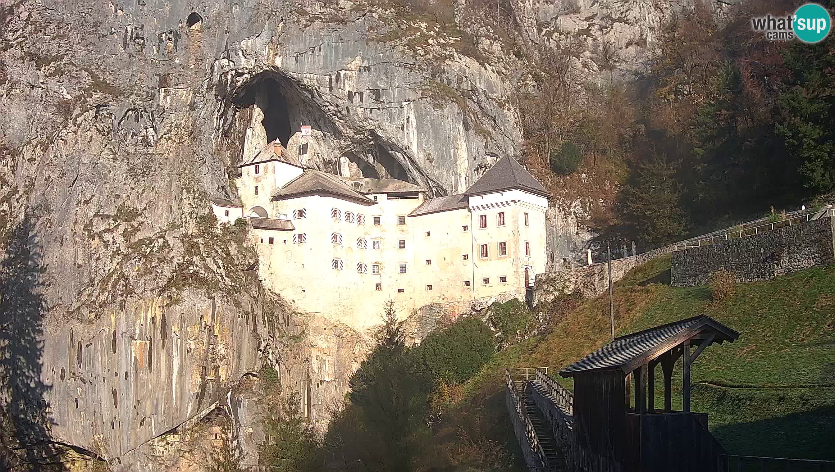 Live Webcam Grad Predjama – Château de Predjama – Postojna – Slovénie