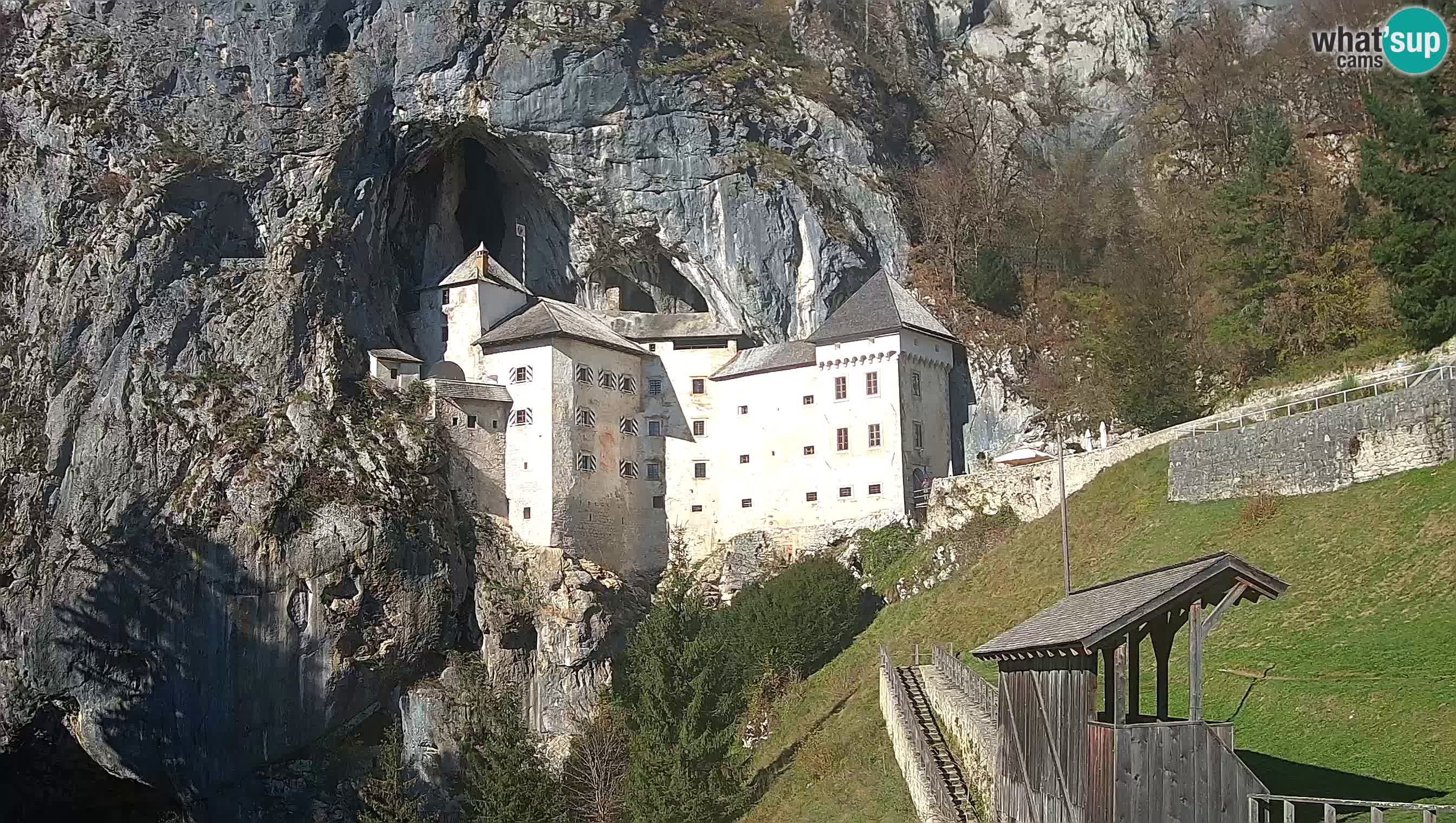Live Webcam Grad Predjama – Château de Predjama – Postojna – Slovénie