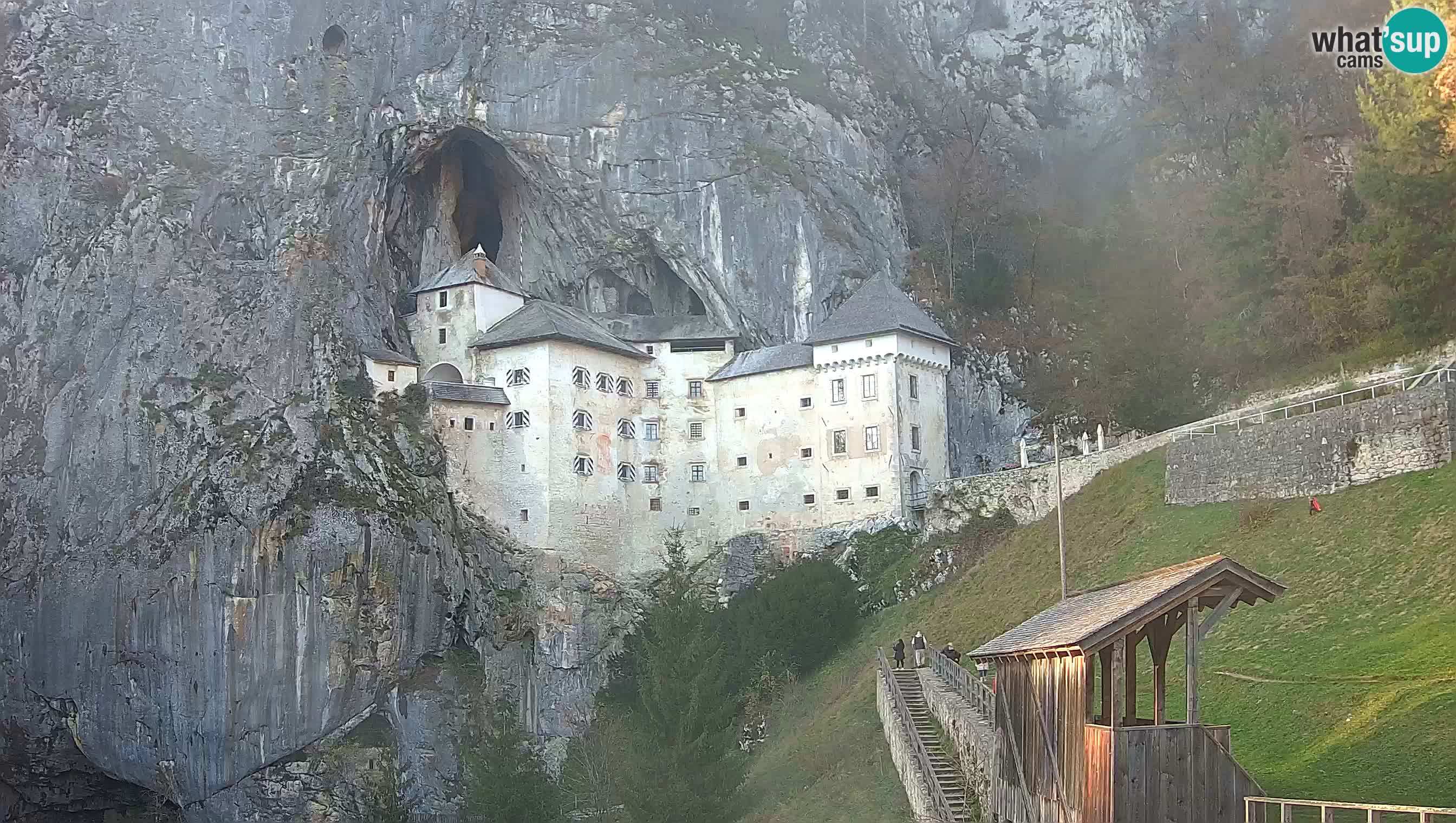 Live Webcam Höhlenburg Predjama – Postojna – Slowenien