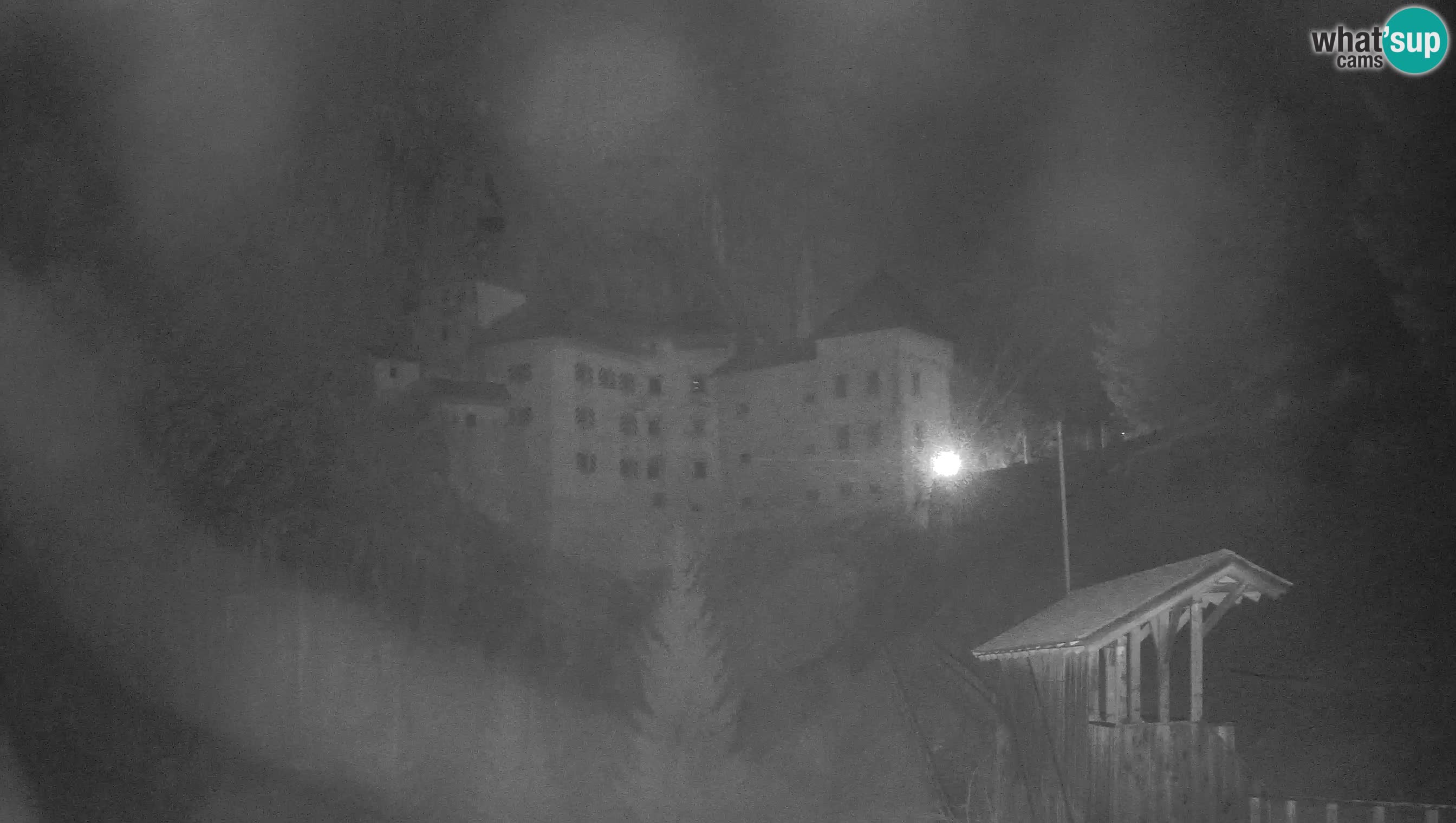 Spletna kamera Predjamski grad – Grad Predjama – Postojna