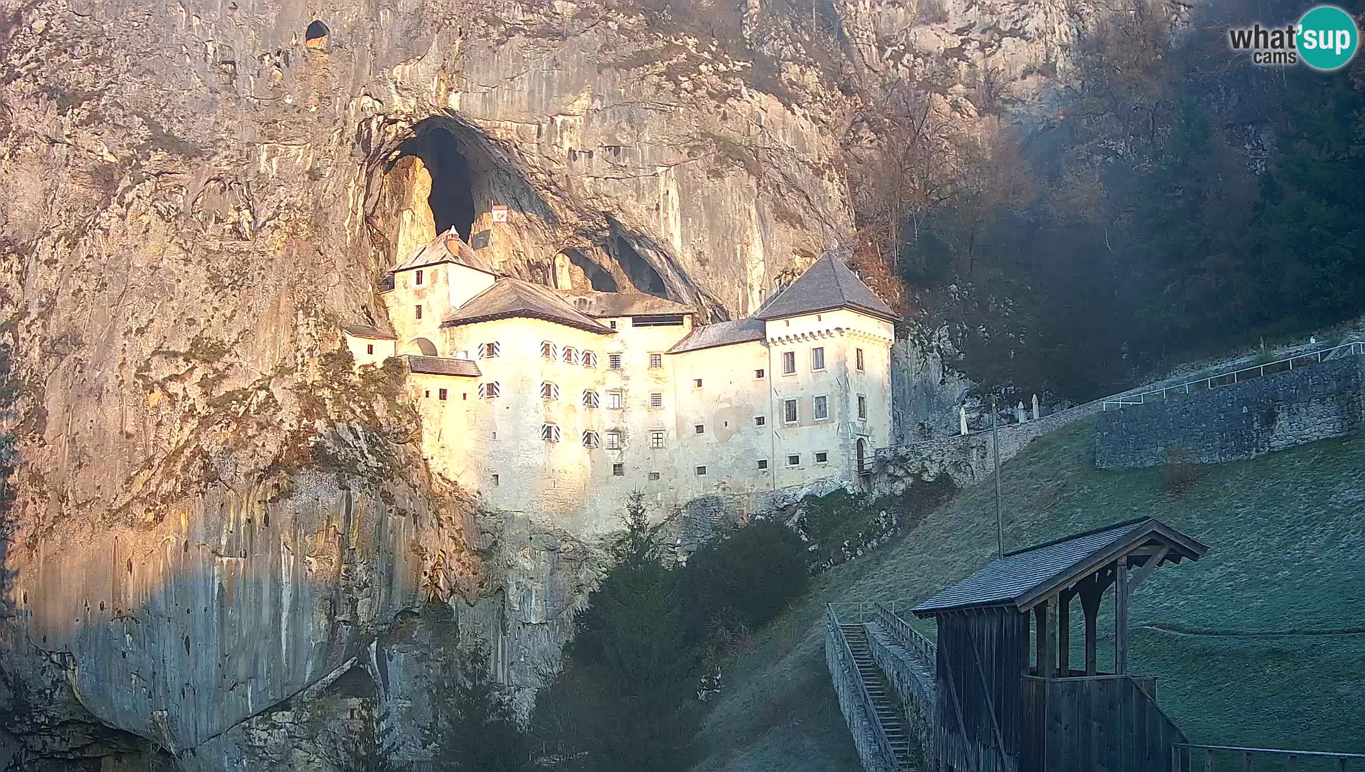 Live Webcam Predjamski grad – Predjama Castle – Postojna – Slovenia