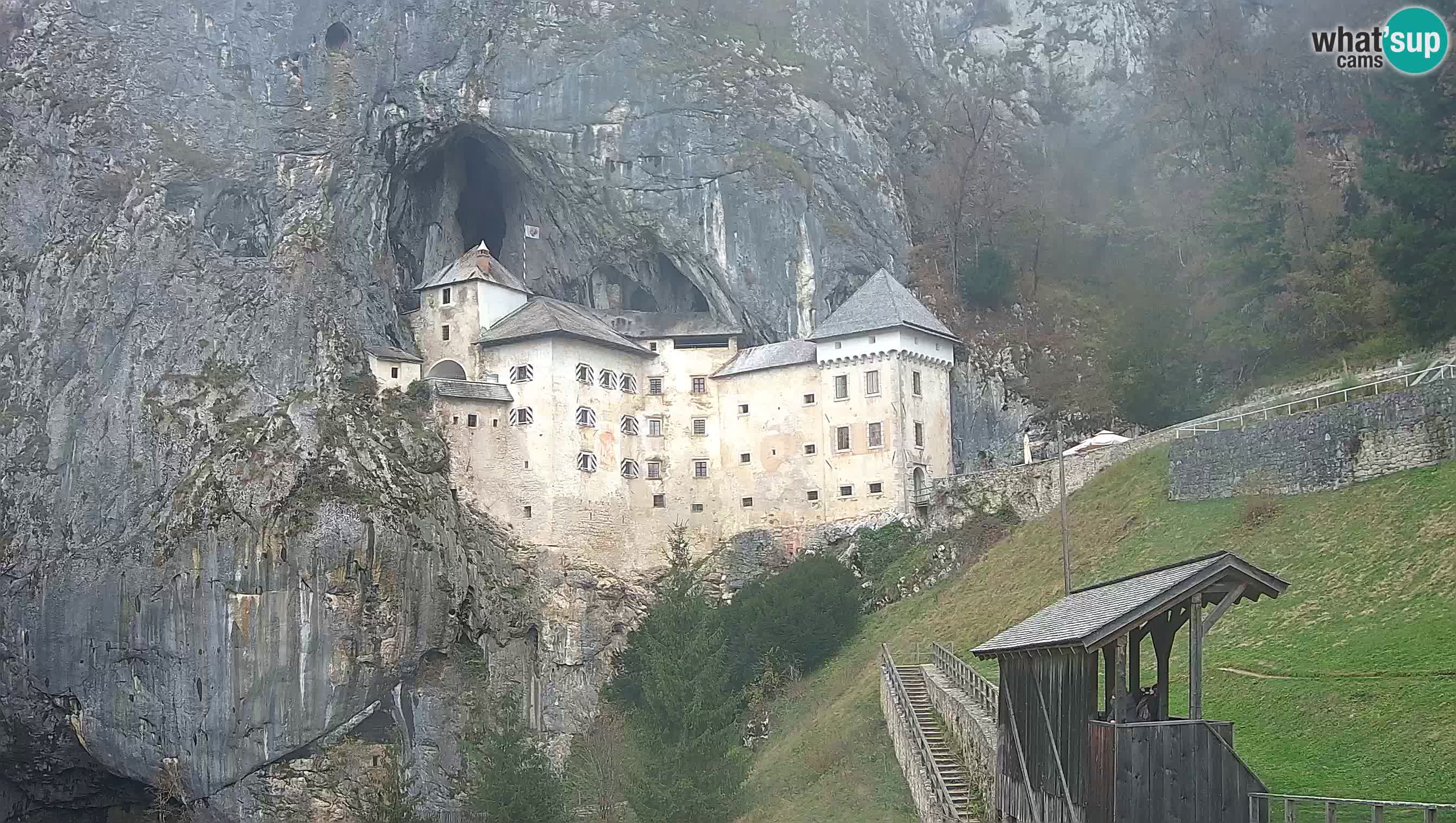 Live Webcam Grad Predjama – Château de Predjama – Postojna – Slovénie