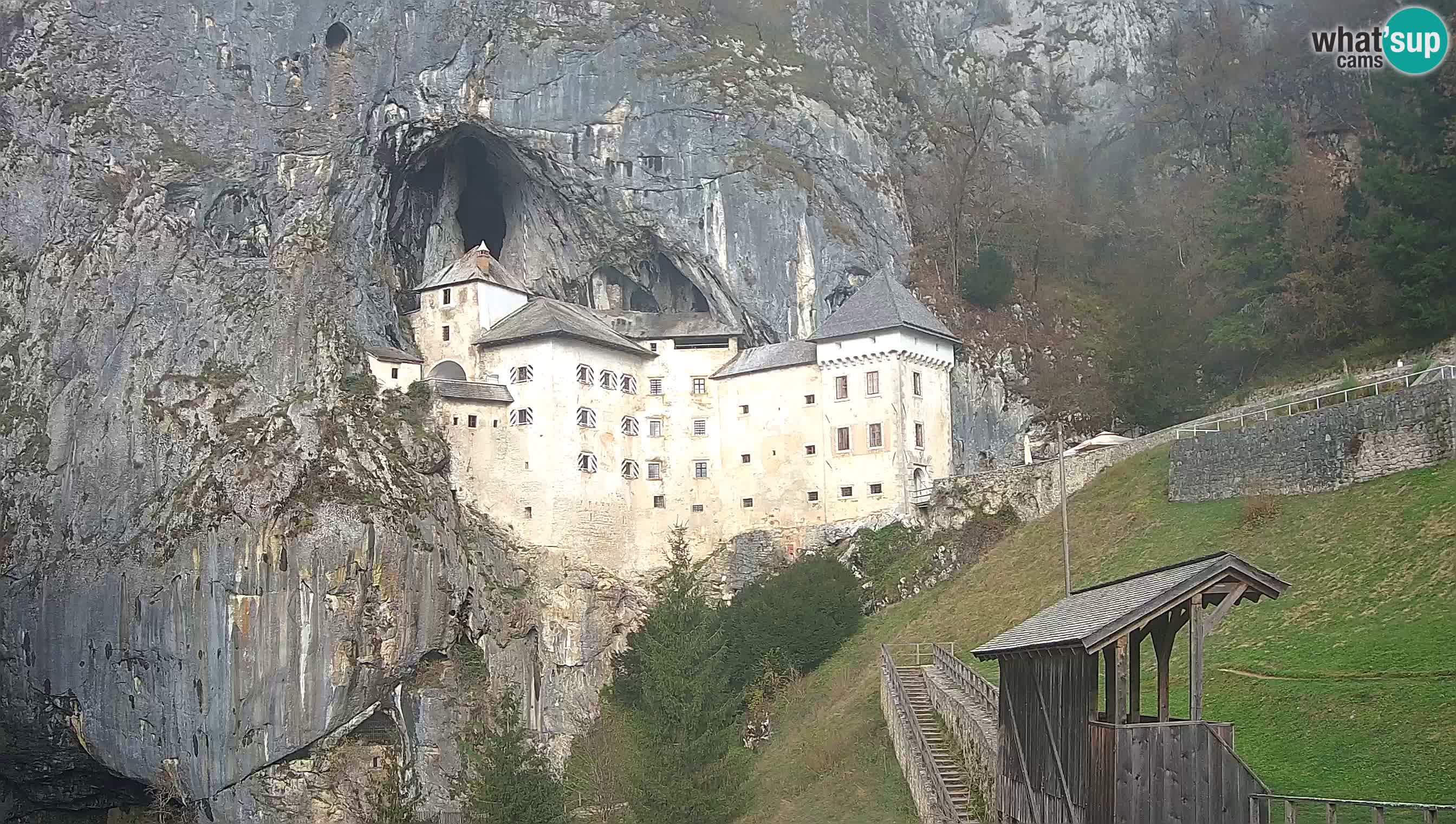 Live Webcam Höhlenburg Predjama – Postojna – Slowenien