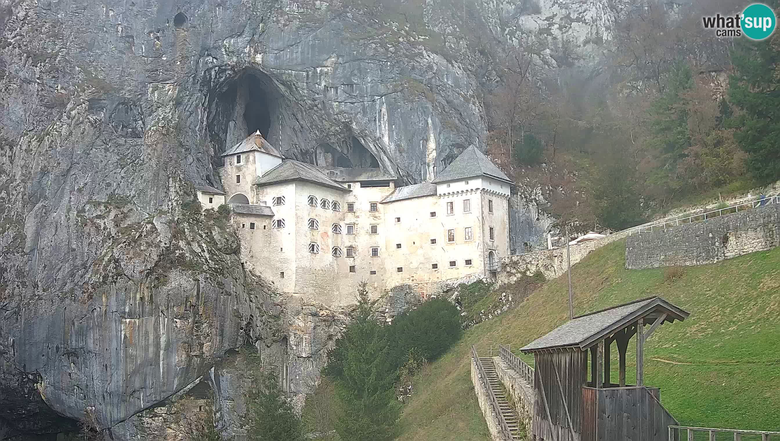 Live Webcam Grad Predjama – Château de Predjama – Postojna – Slovénie